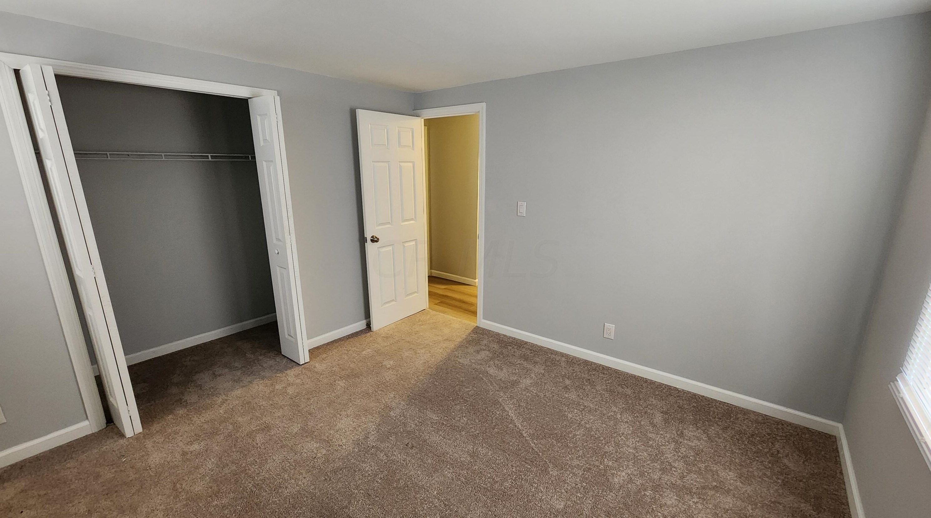 352 Amesbury Dr, Columbus OH  43230-6403 exterior