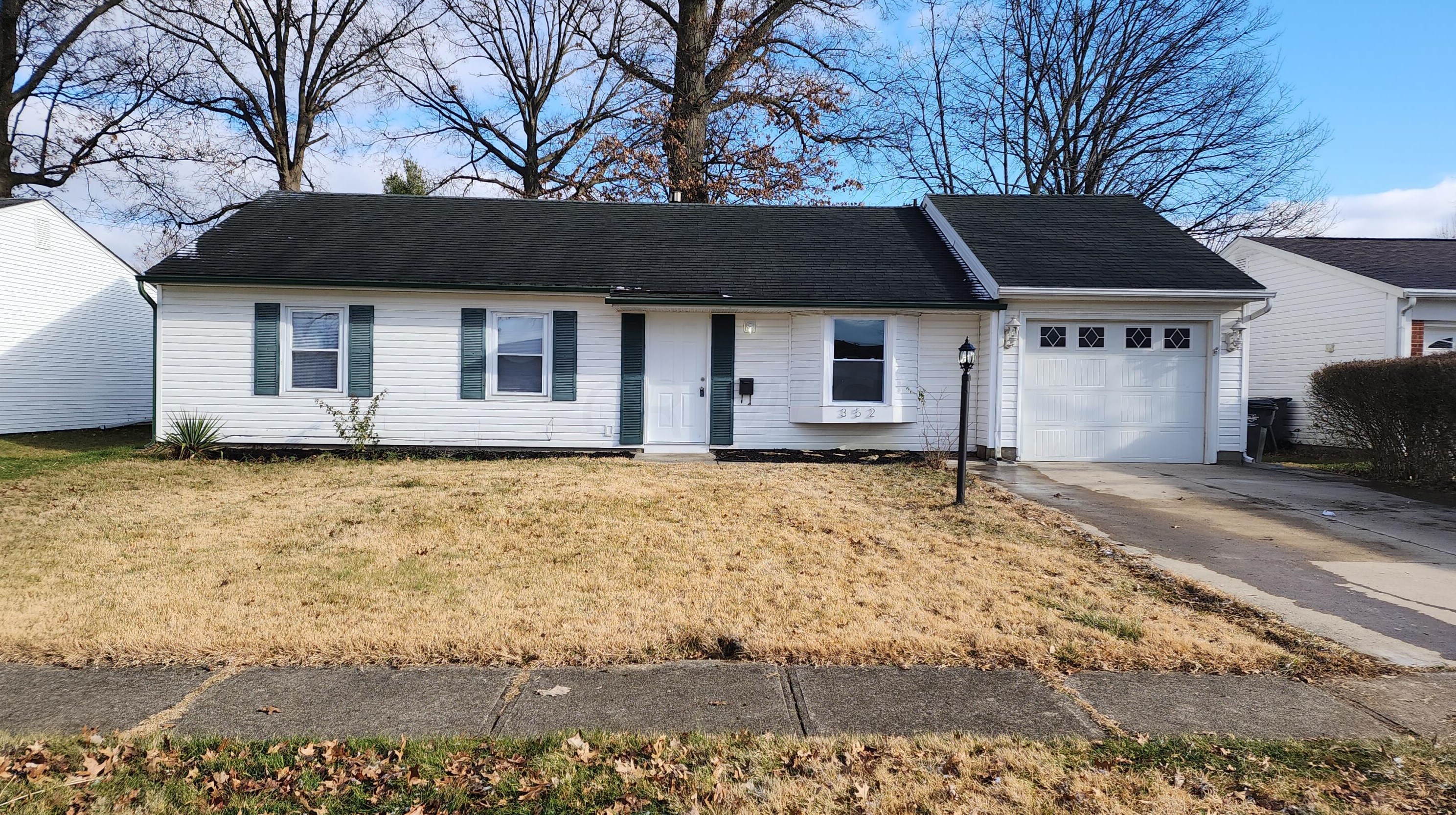 352 Amesbury Dr, Columbus OH  43230-6403 exterior