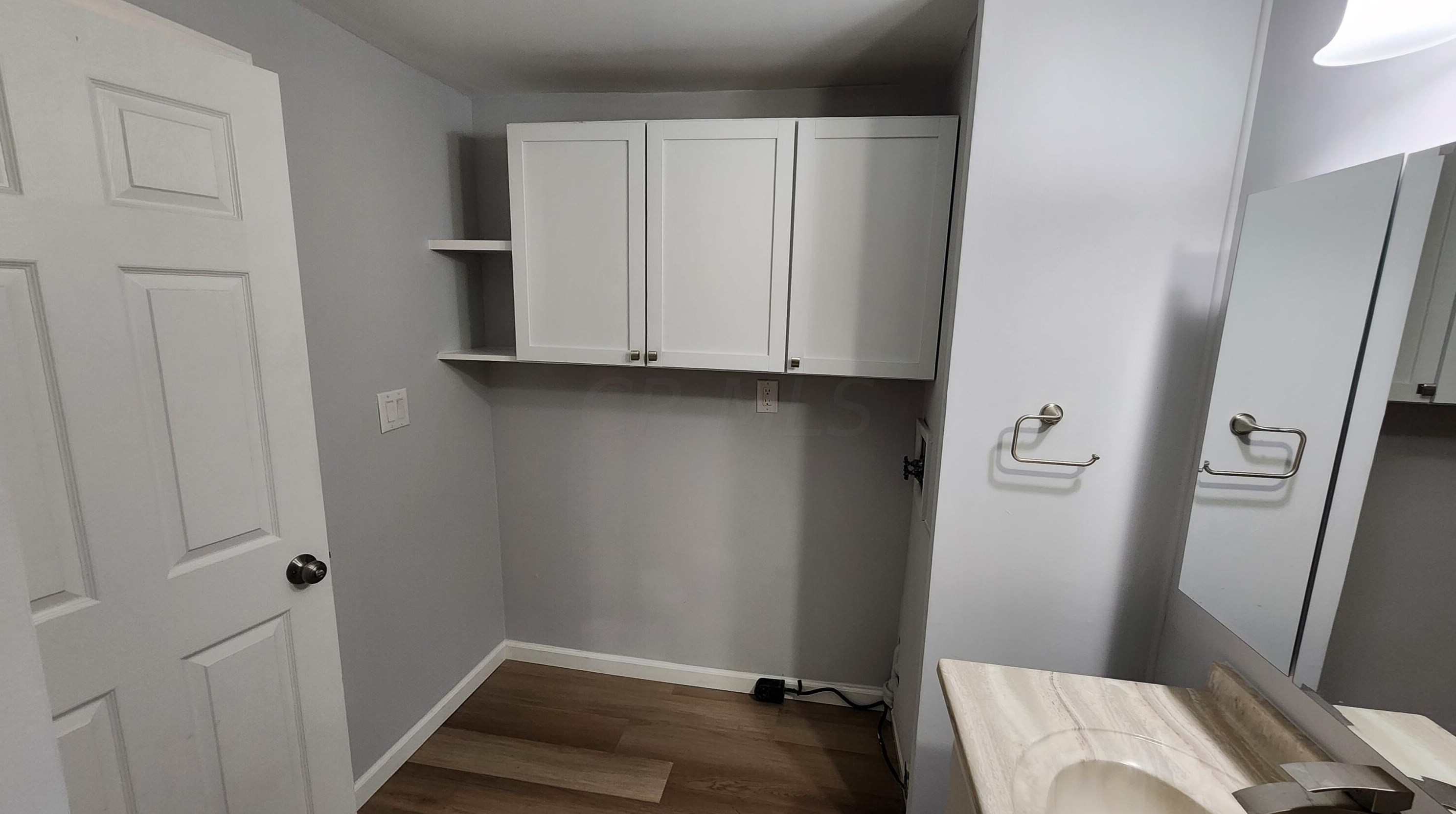 352 Amesbury Dr, Columbus OH  43230-6403 exterior