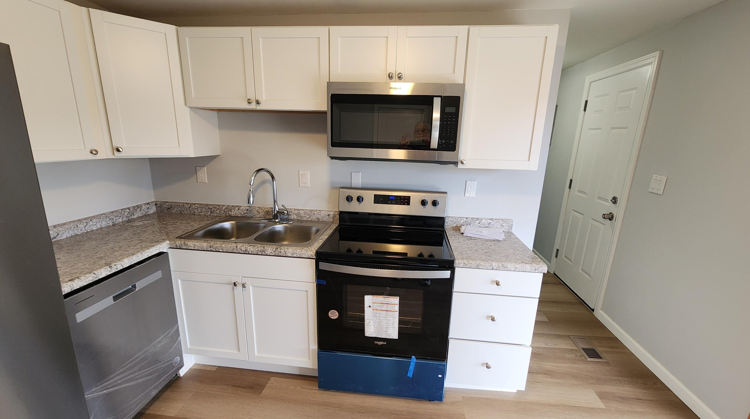 352 Amesbury Dr, Columbus OH  43230-6403 exterior