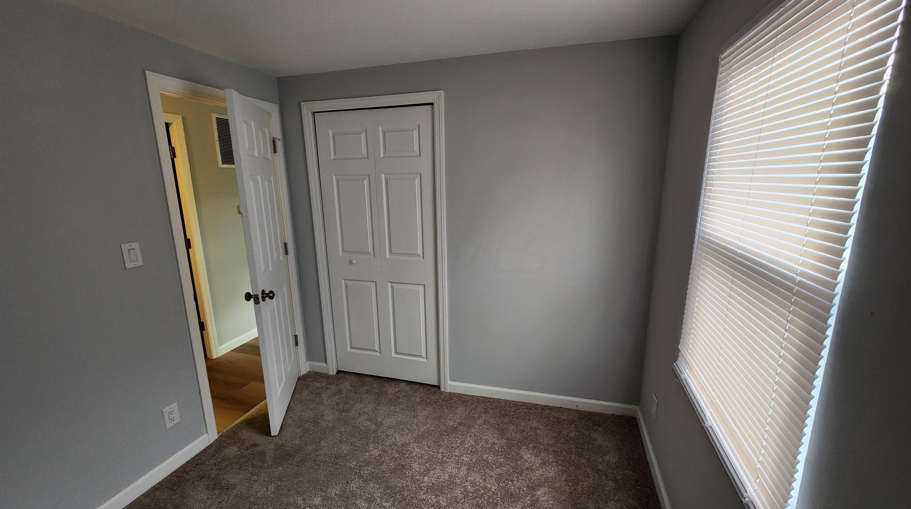 352 Amesbury Dr, Columbus OH  43230-6403 exterior