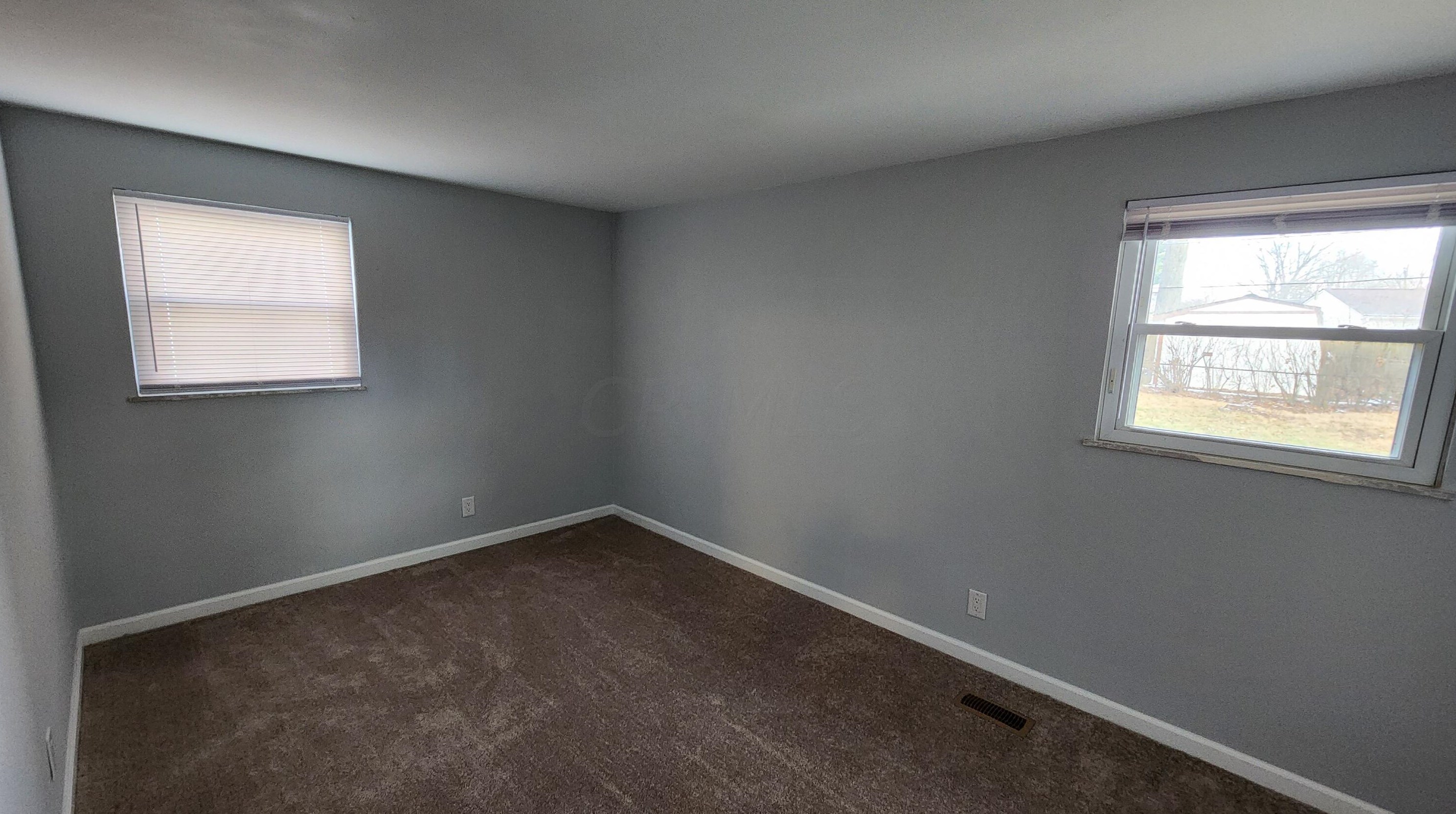 352 Amesbury Dr, Columbus OH  43230-6403 exterior