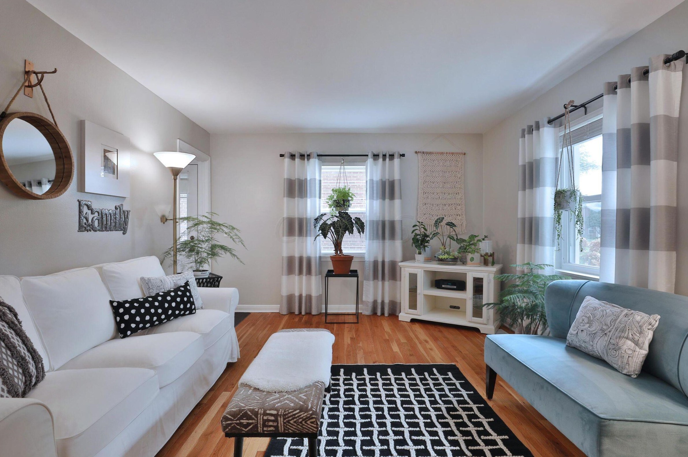 604 Blenheim Rd, Columbus OH  43214-3224 exterior