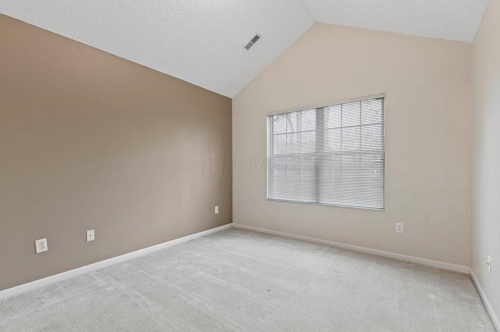 76 Villamere Dr, Columbus OH 43213-1582 exterior