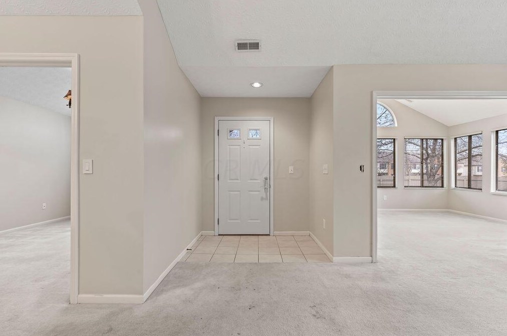 76 Villamere Dr, Columbus OH 43213-1582 exterior