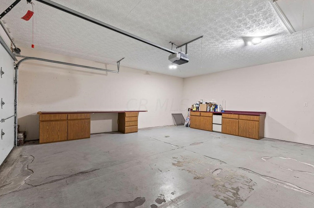 76 Villamere Dr, Columbus OH 43213-1582 exterior