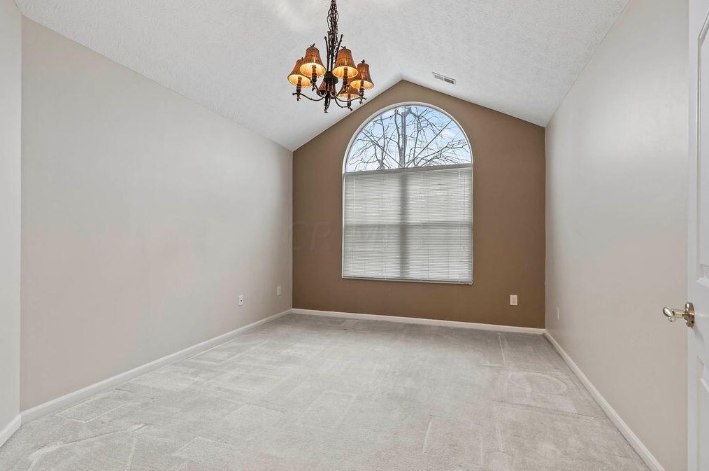 76 Villamere Dr, Columbus OH 43213-1582 exterior