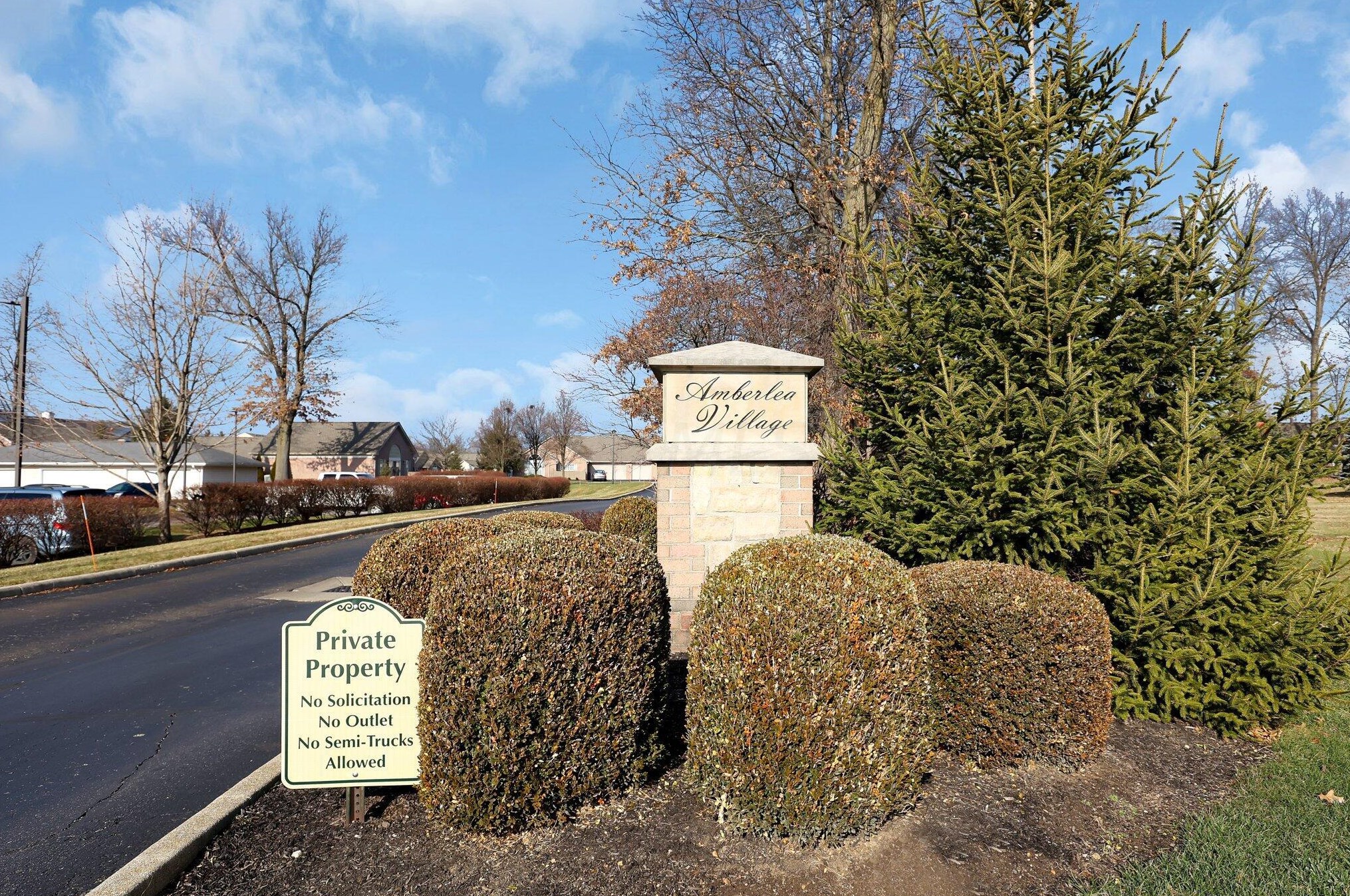 1252 Amberlea Dr, Columbus OH  43230-6854 exterior