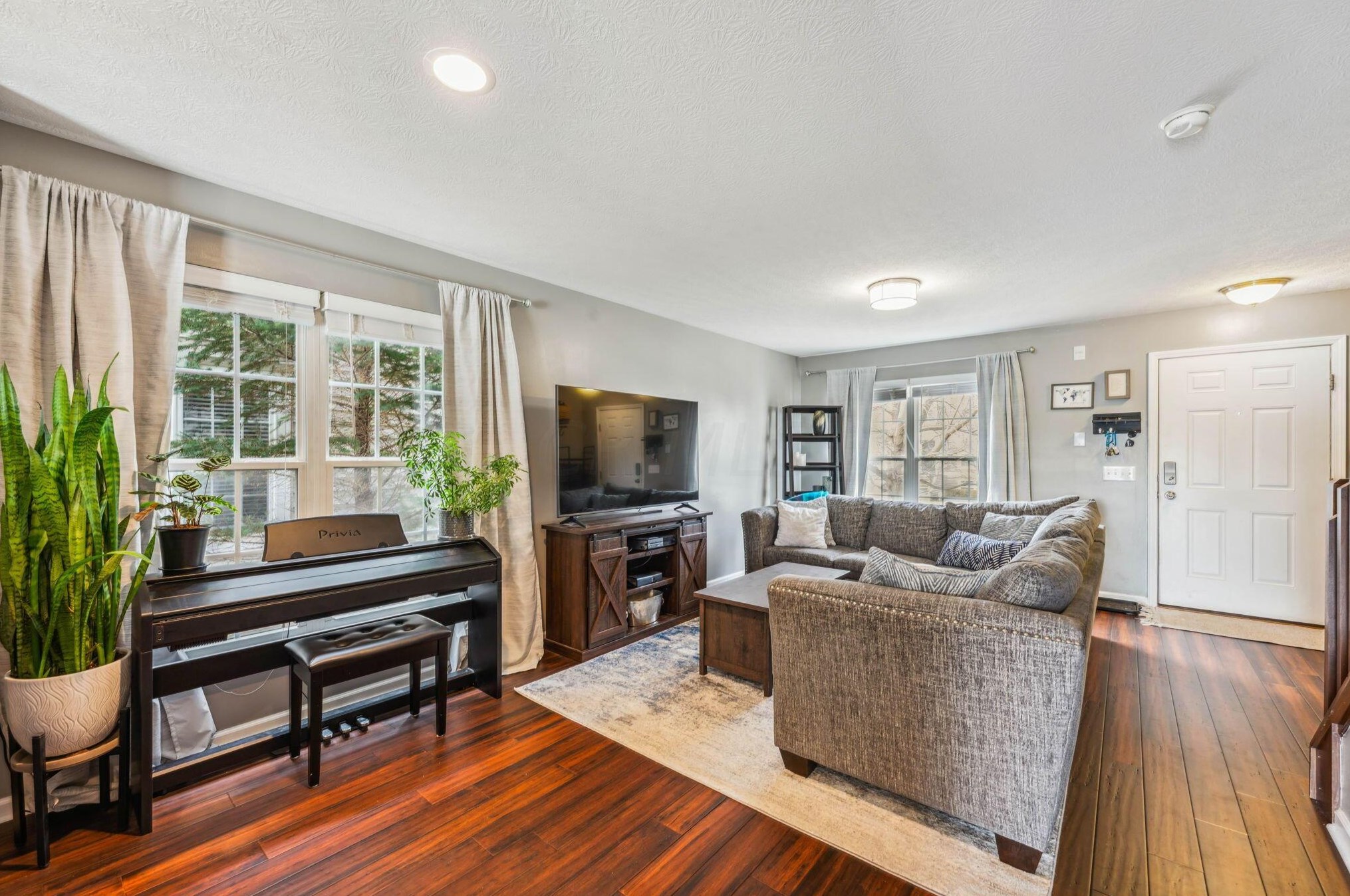 5278 Cross River Falls Blvd, Dublin, OH 43016-6196