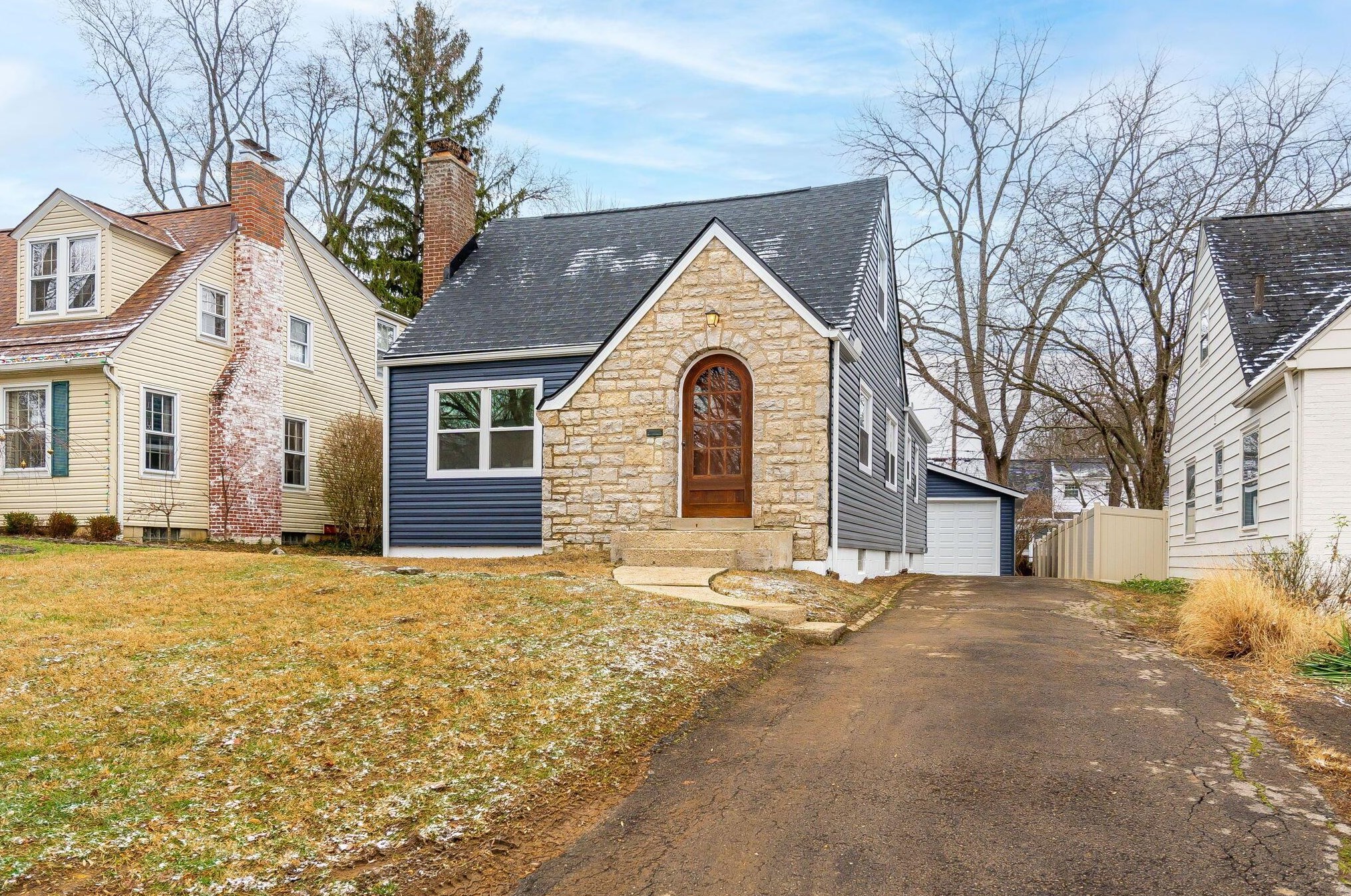 255 Schreyer Pl, Columbus, OH 43214-2726