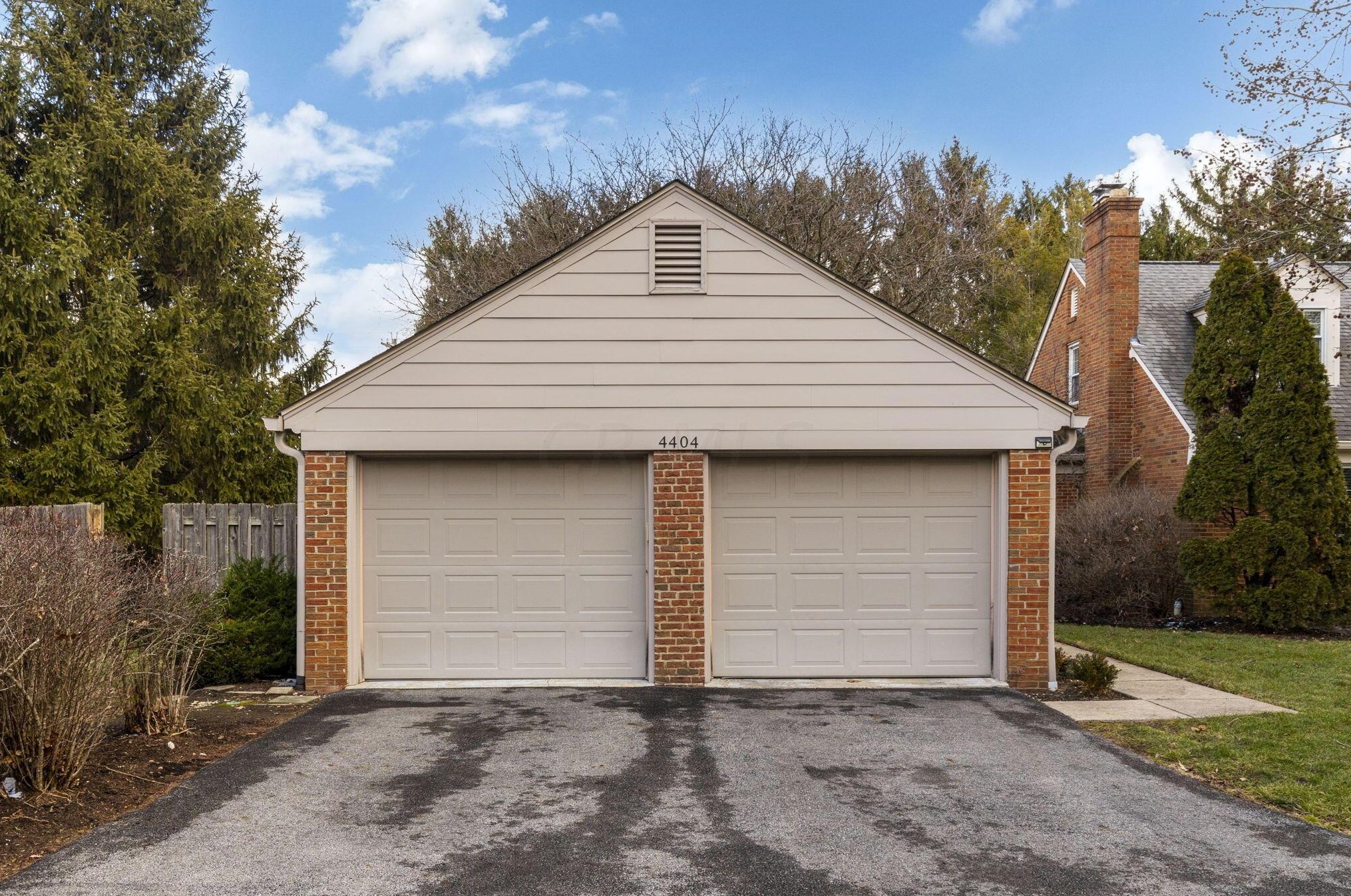 4404 Airendel Ct, Columbus, OH 43220-4060