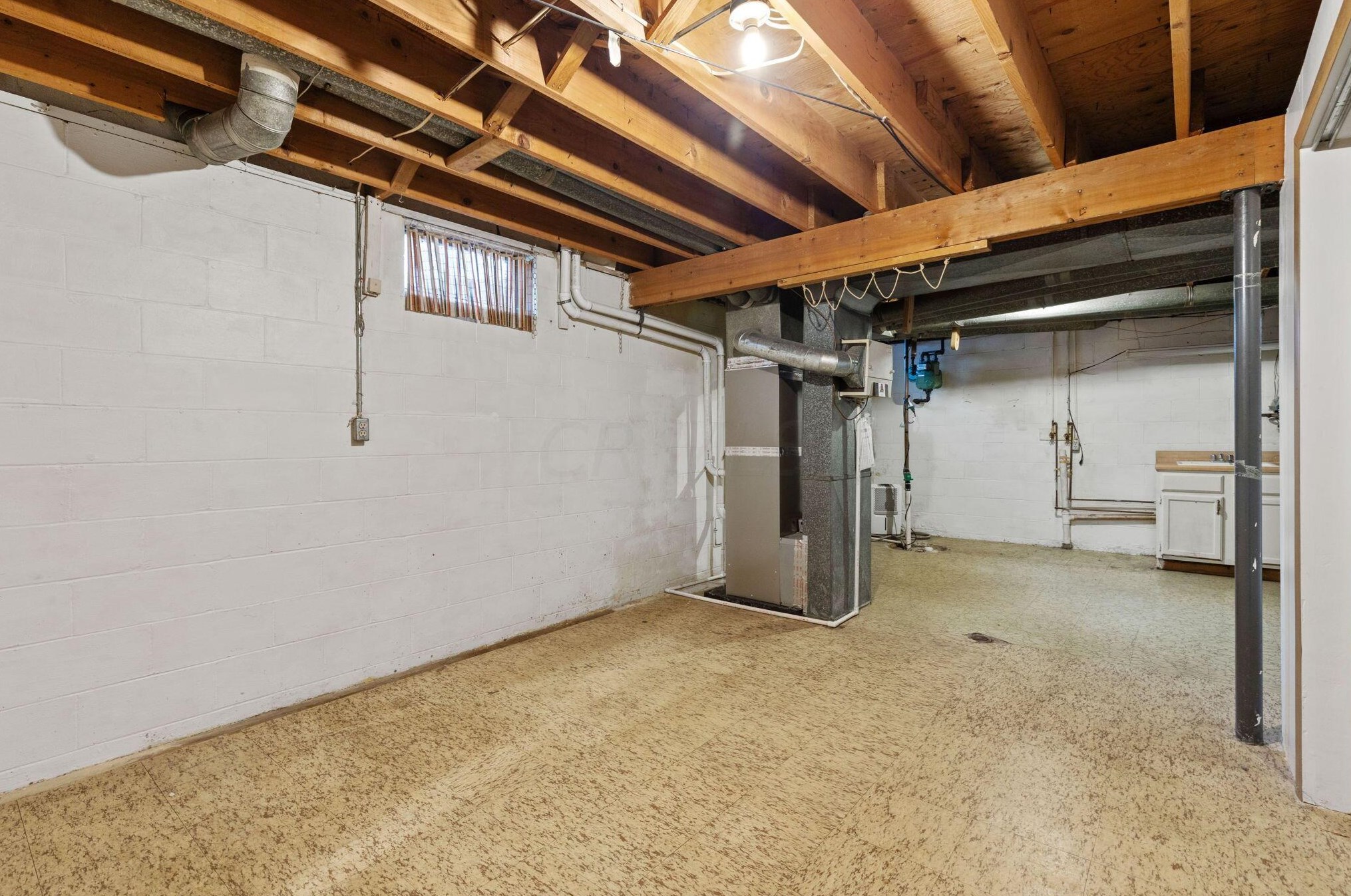 4404 Airendel Ct, Columbus OH  43220-4060 exterior