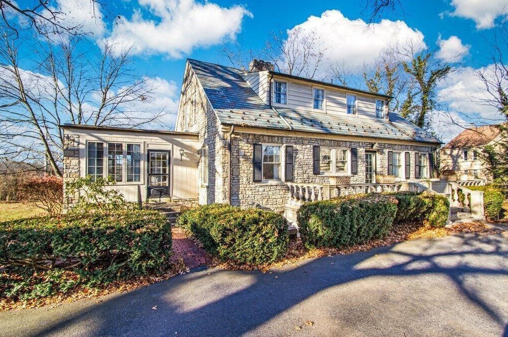 4312 Riverside Dr, Columbus, OH 43220-4503