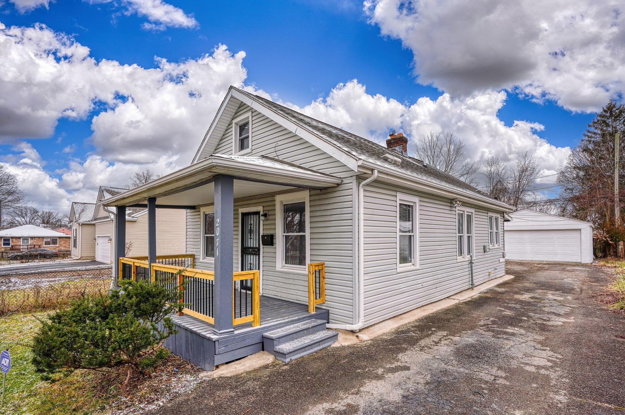 2071 Briarwood Ave, Columbus, OH 43211-2309