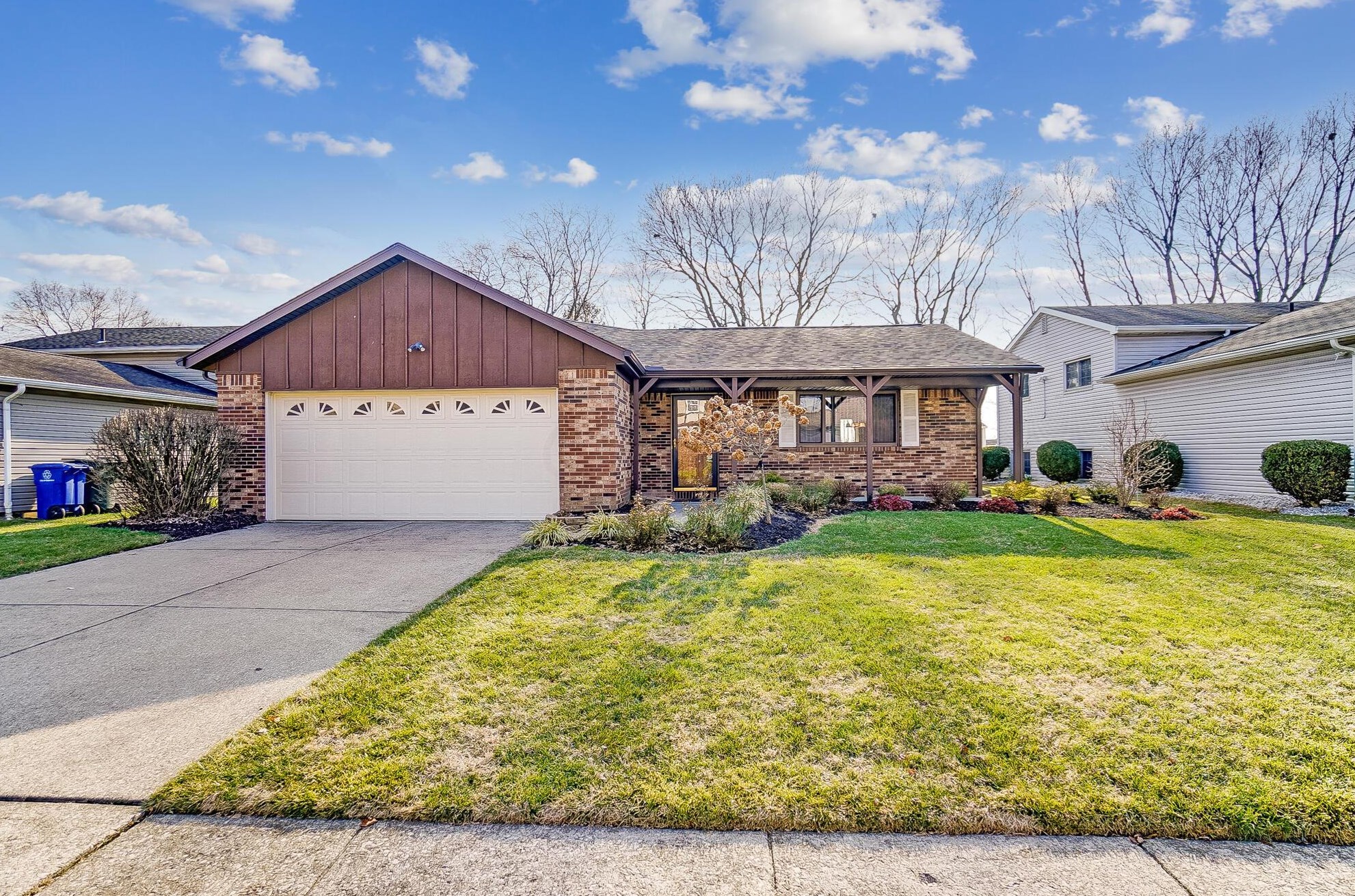 2743 Delcane Dr, Columbus, OH 43235-7219
