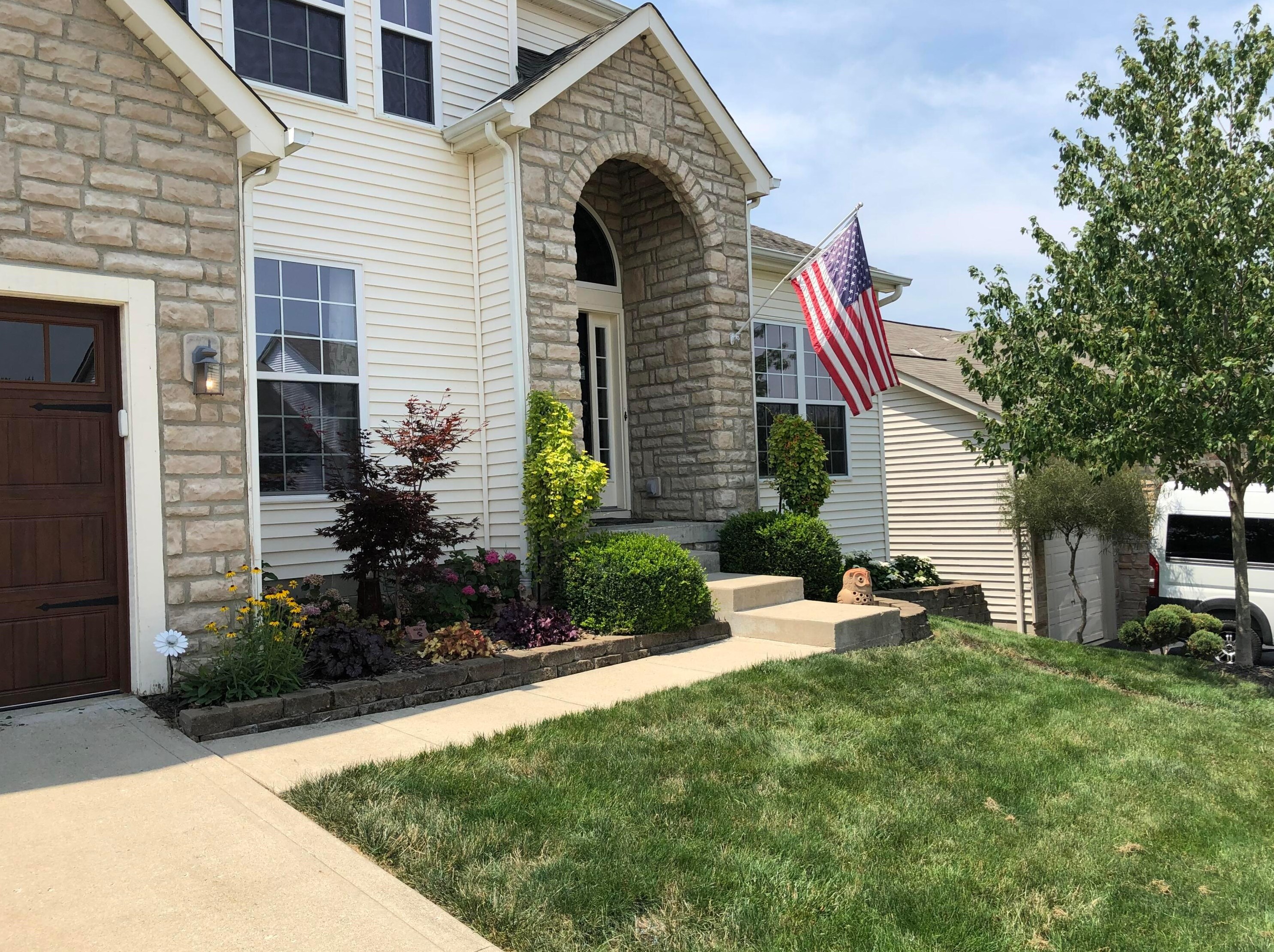 37 W Twin Maple Ave, Lithopolis, OH 43136
