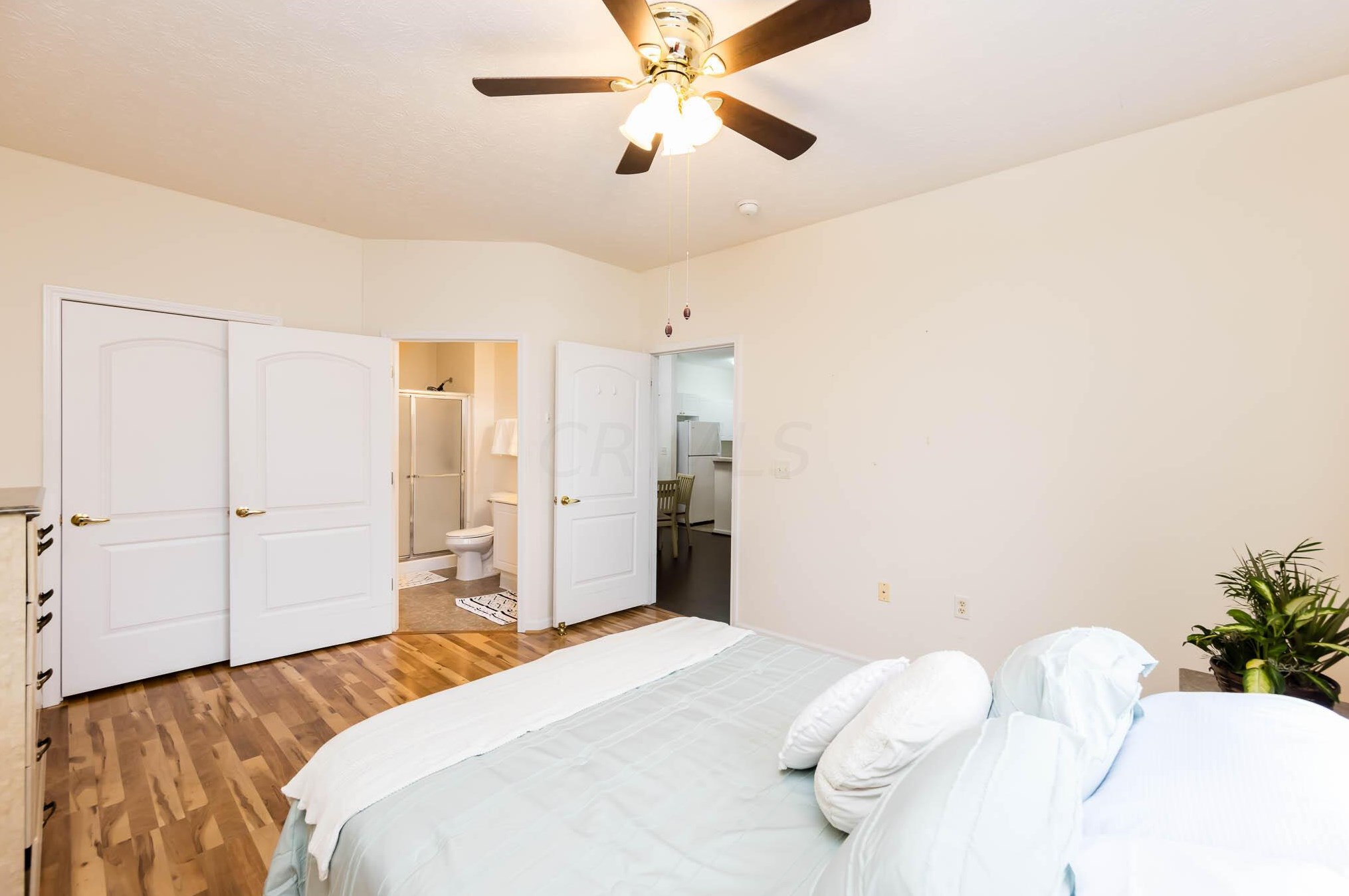 1929 Fortstone Ln, Columbus OH 43228-3876 exterior