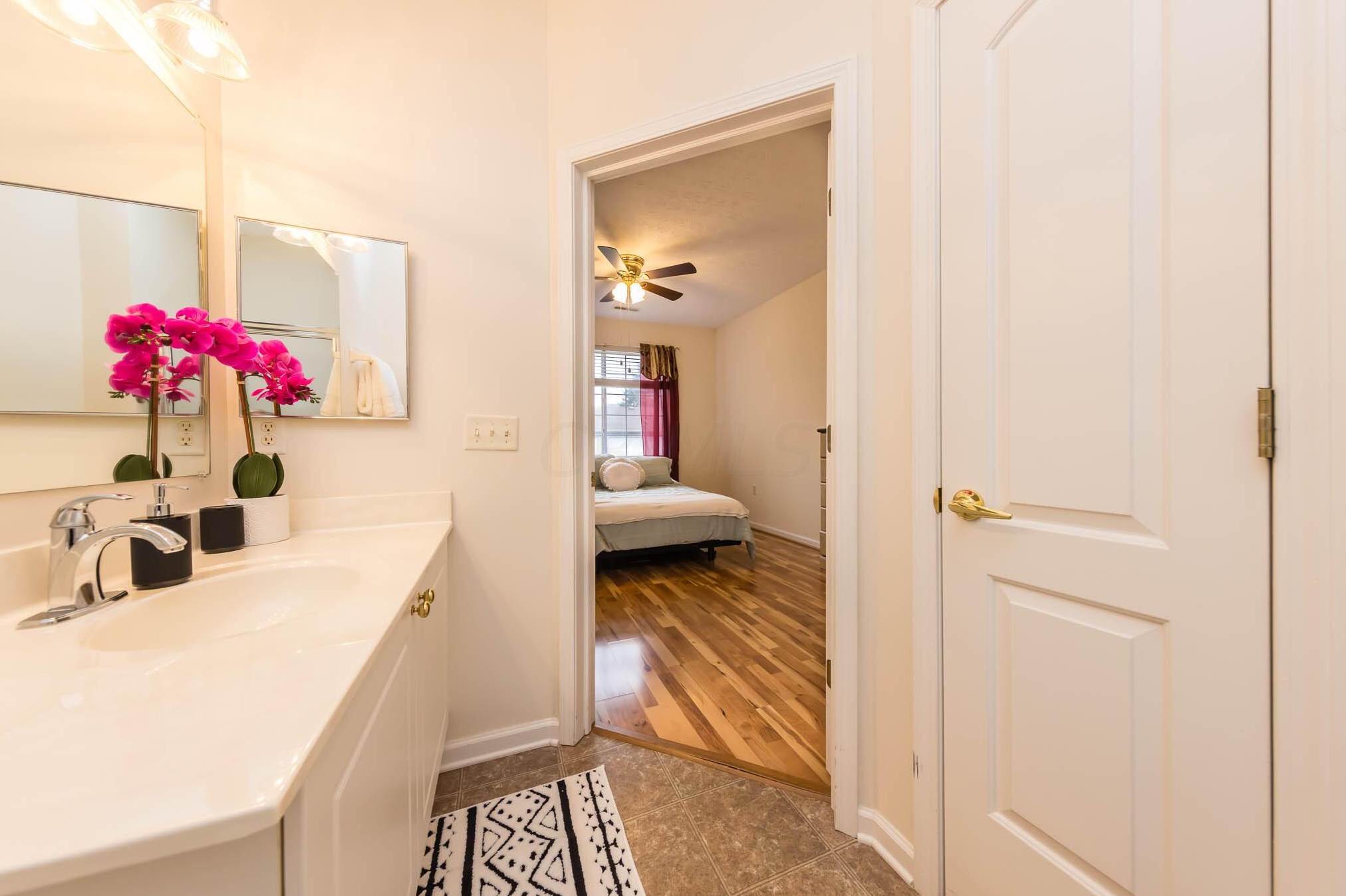 1929 Fortstone Ln, Columbus OH 43228-3876 exterior