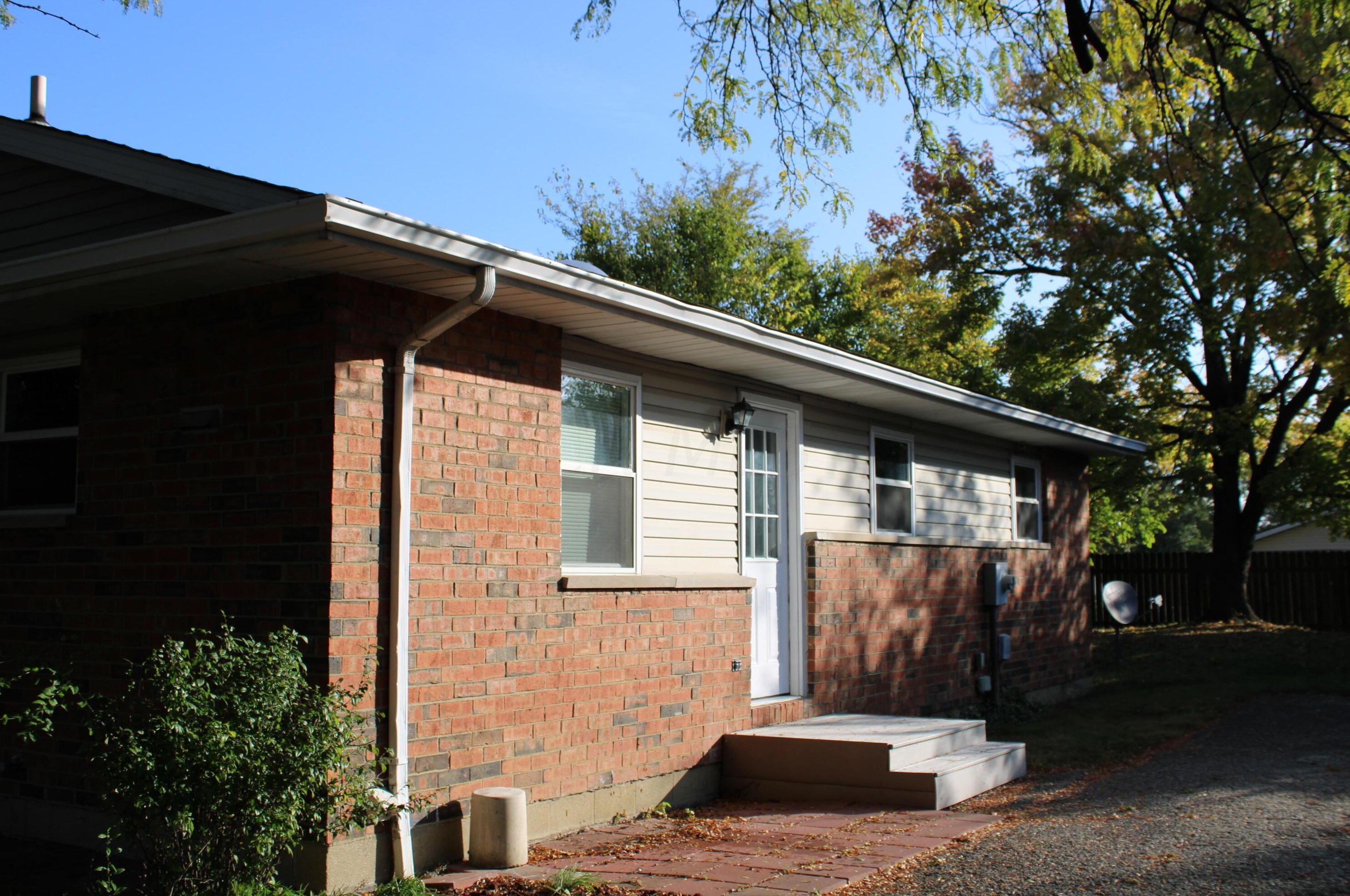 110 Tishman St, Columbus, OH 43228-1436