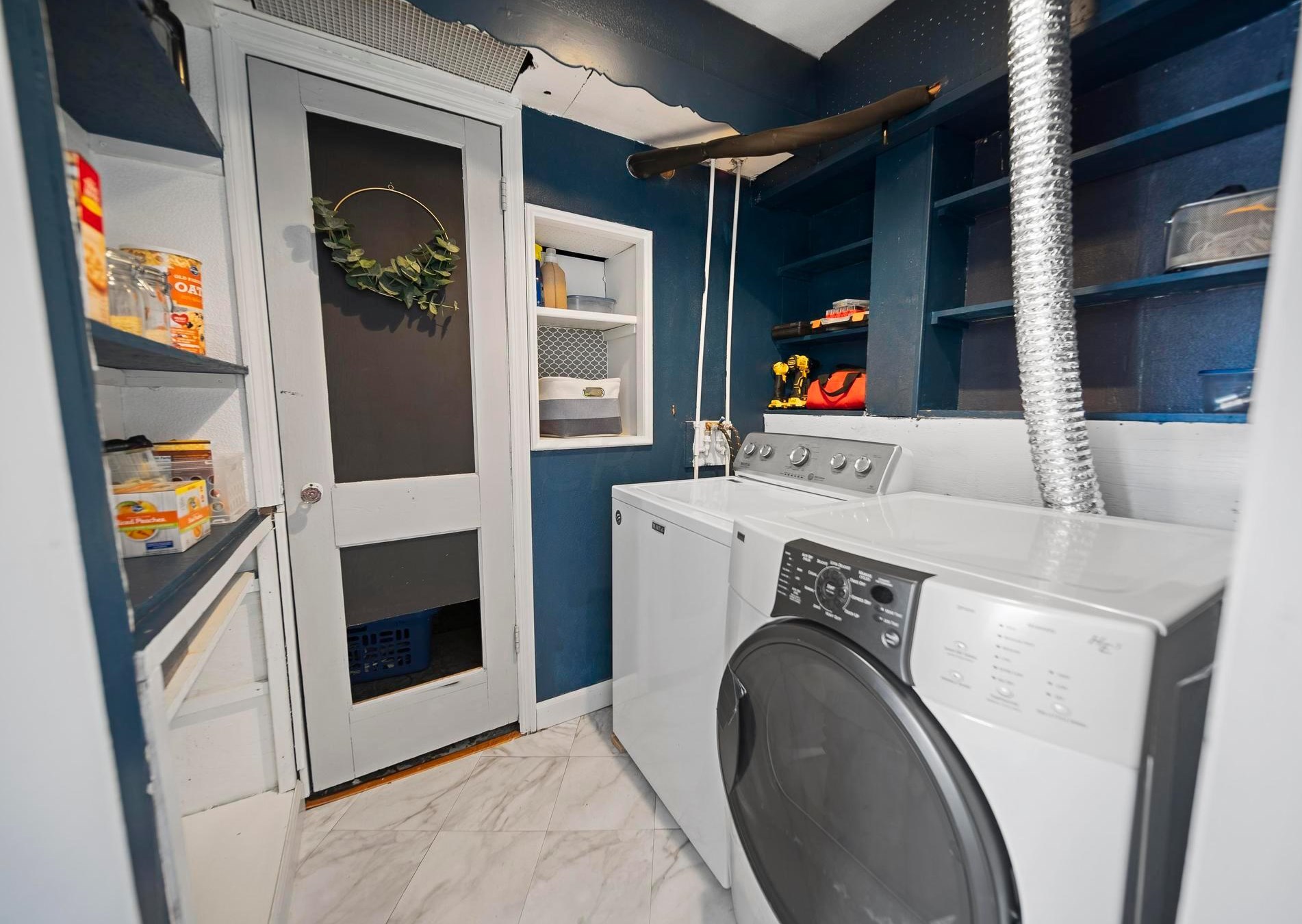 3038 Pontiac St, Columbus OH  43224-4039 exterior