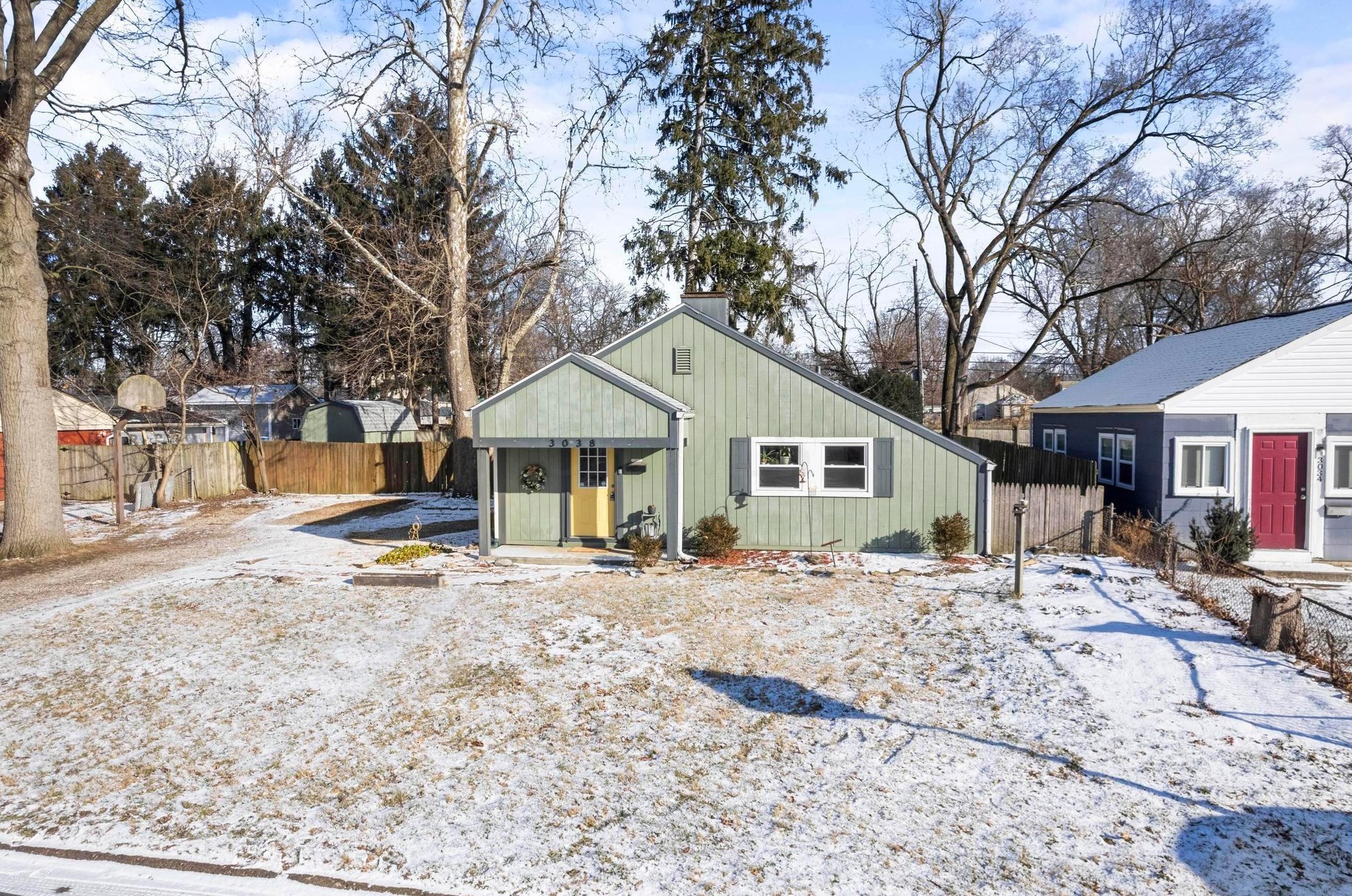 3038 Pontiac St, Columbus OH  43224-4039 exterior