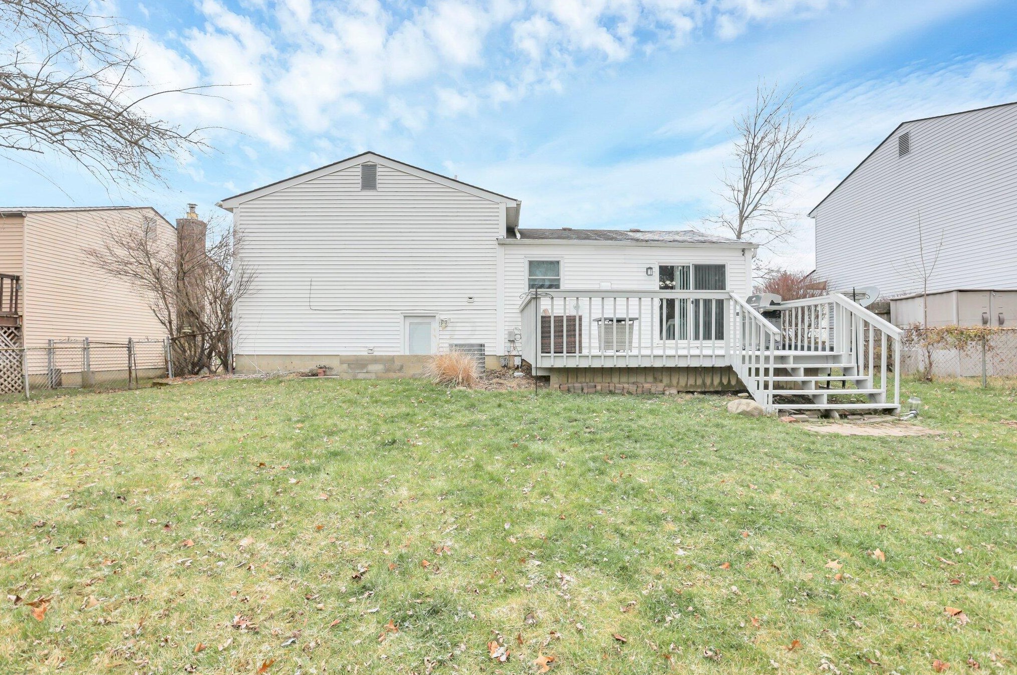 6392 Thrasher Loop, Westerville OH  43081-3730 exterior