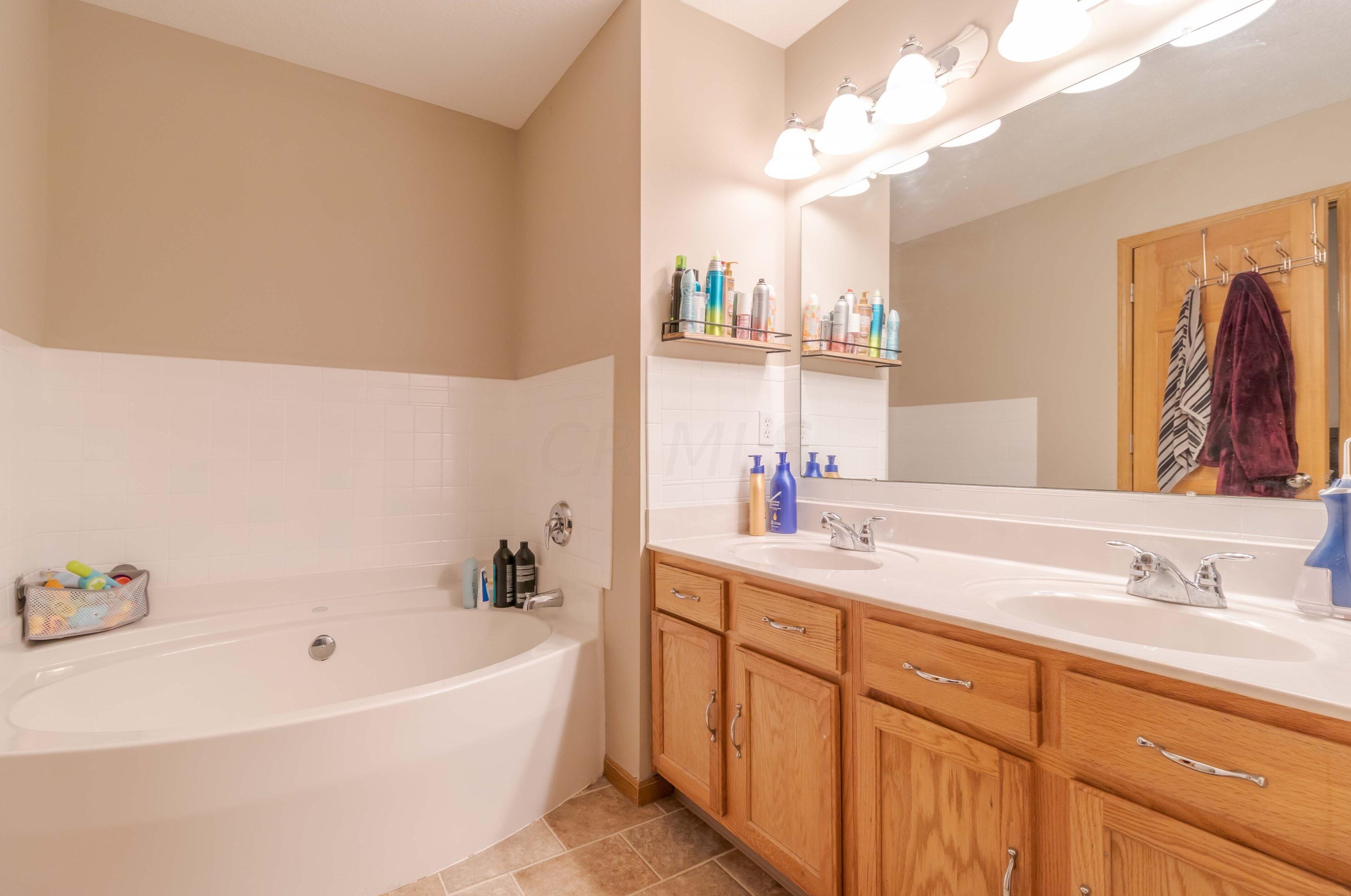 1892 Wind River Dr, Lancaster OH  43130-8017 exterior