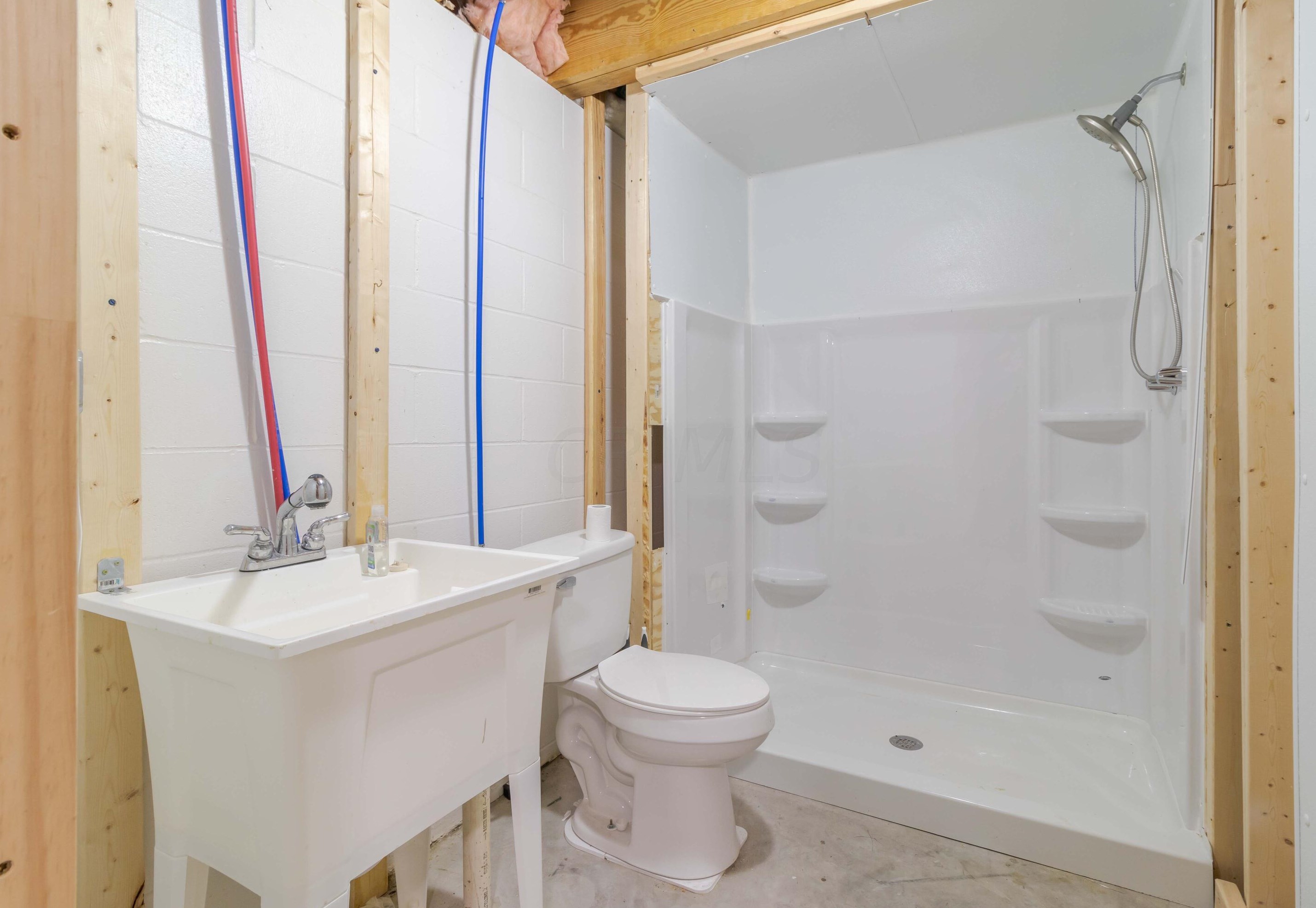 1892 Wind River Dr, Lancaster OH  43130-8017 exterior