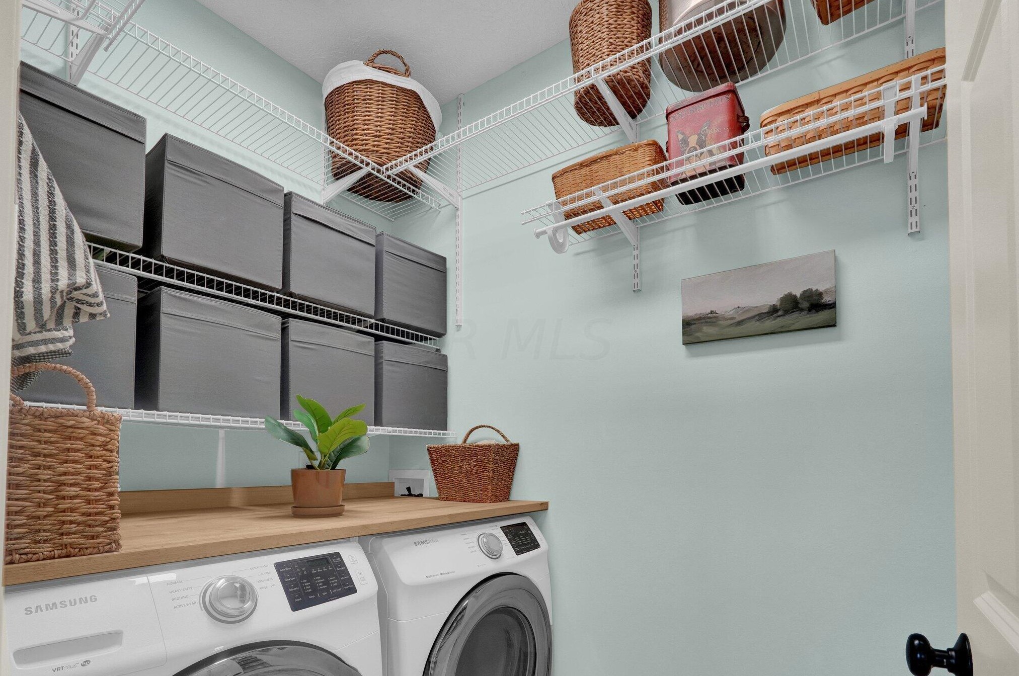 9226 Prestwick Grn Dr, Columbus OH 43240-2137 exterior