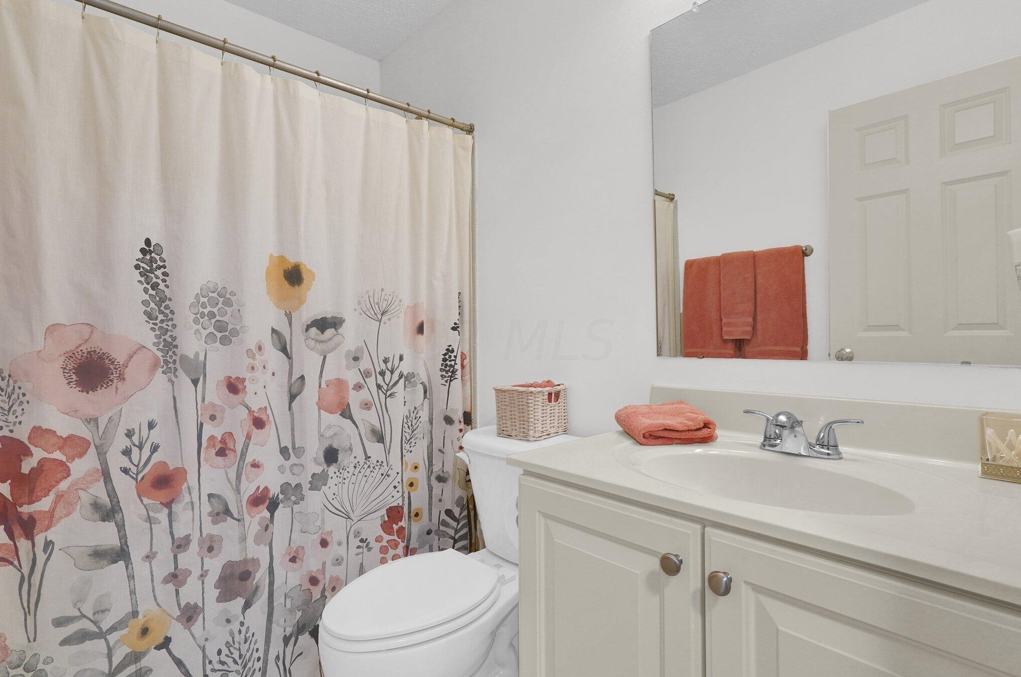 9226 Prestwick Grn Dr, Columbus OH 43240-2137 exterior