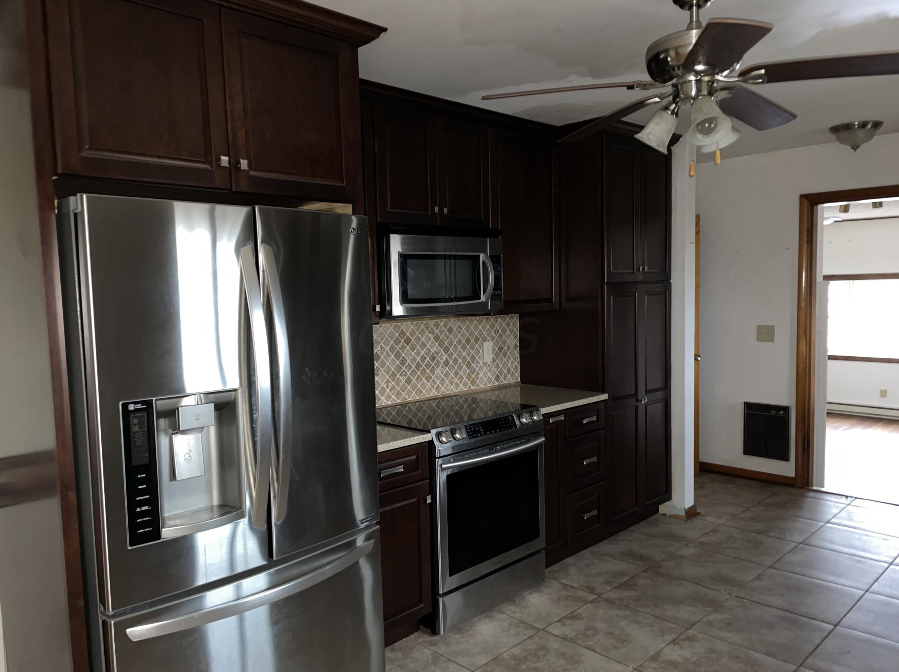 7319 Old Us 35, Washington Ch OH  43160-9215 exterior