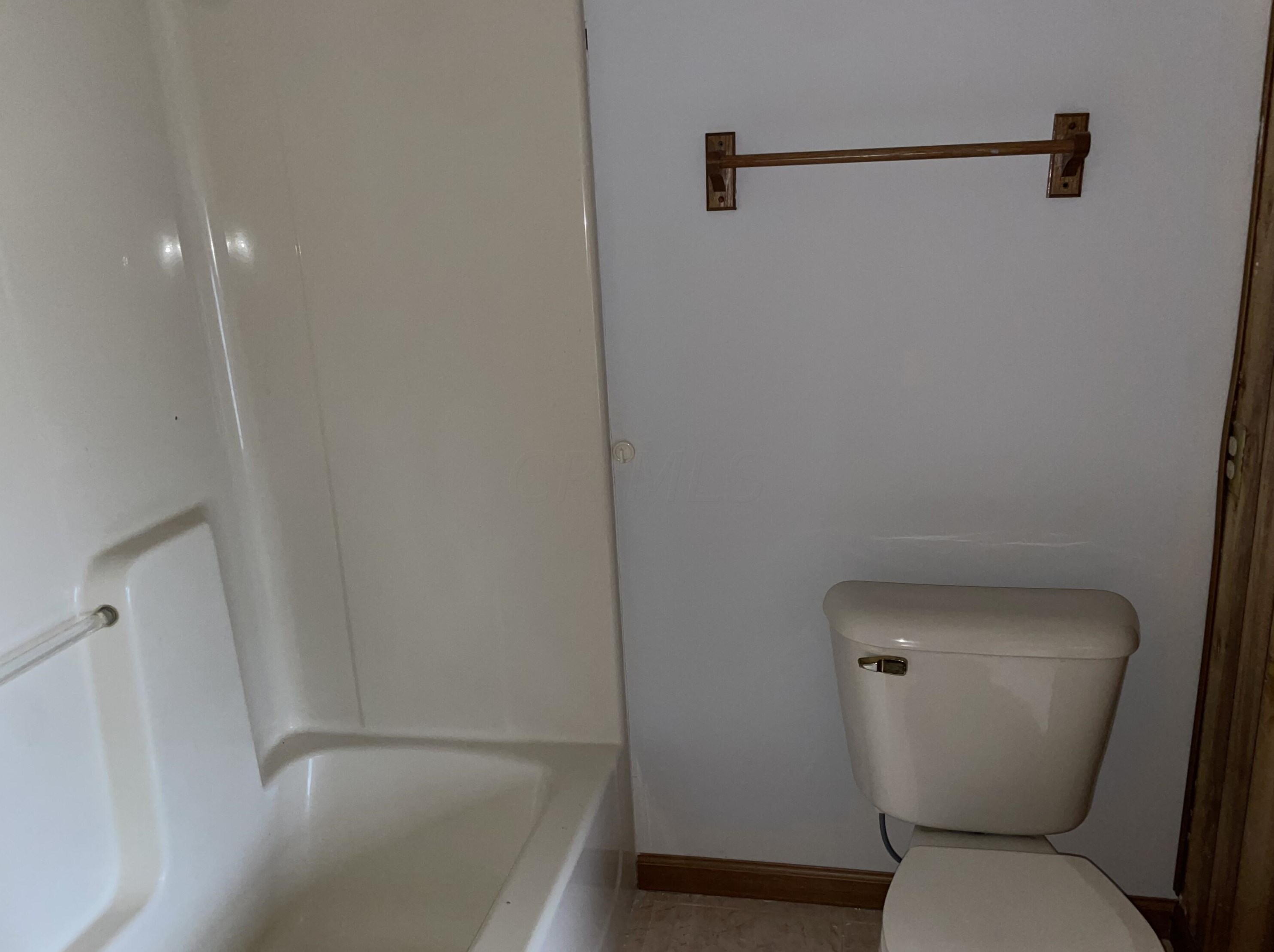 7319 Old Us 35, Washington Ch OH  43160-9215 exterior