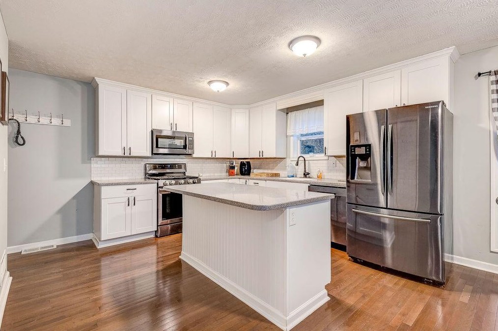 14078 Duncan Plains Rd, Johnstown, OH 43031