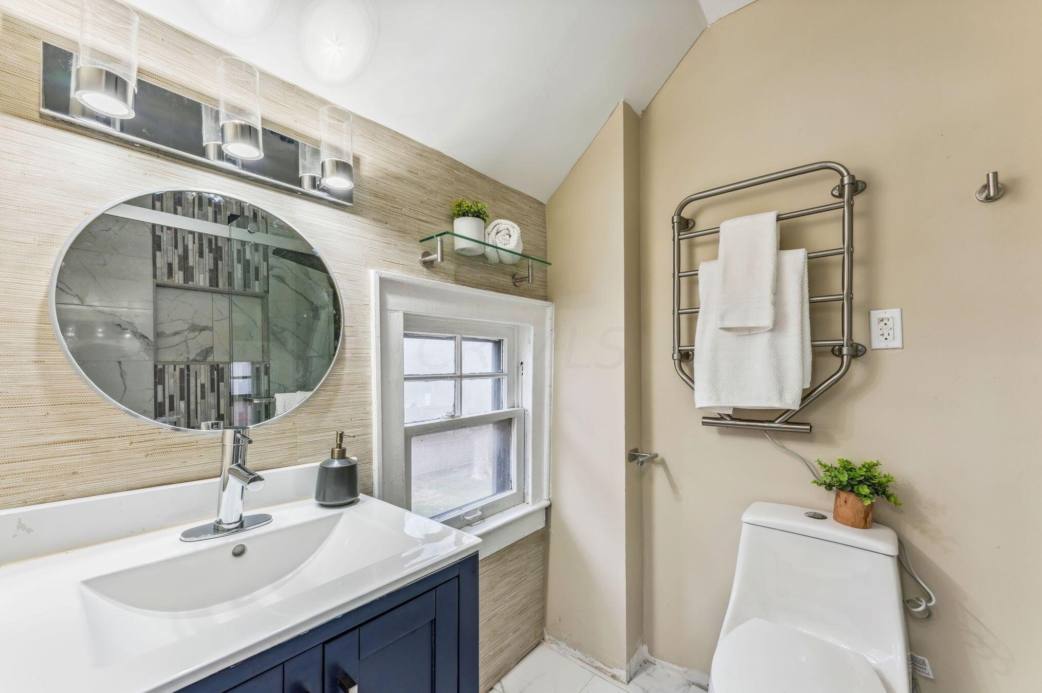 1700 Bide A Wee Park Ave, Columbus OH 43205-3039 exterior