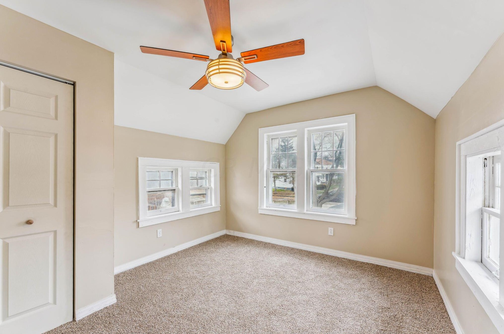 1700 Bide A Wee Park Ave, Columbus OH 43205-3039 exterior