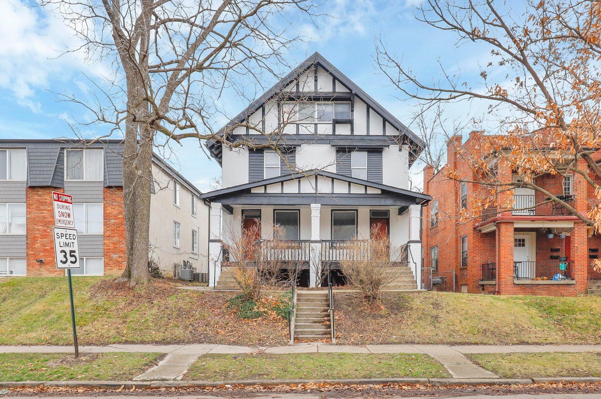 1886 4th St, Columbus, OH 43201-1704