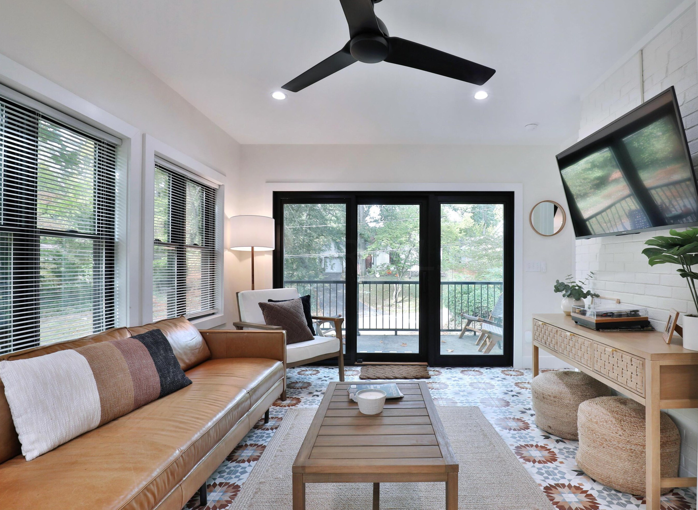 217 Canyon Dr, Columbus OH  43214-3105 exterior