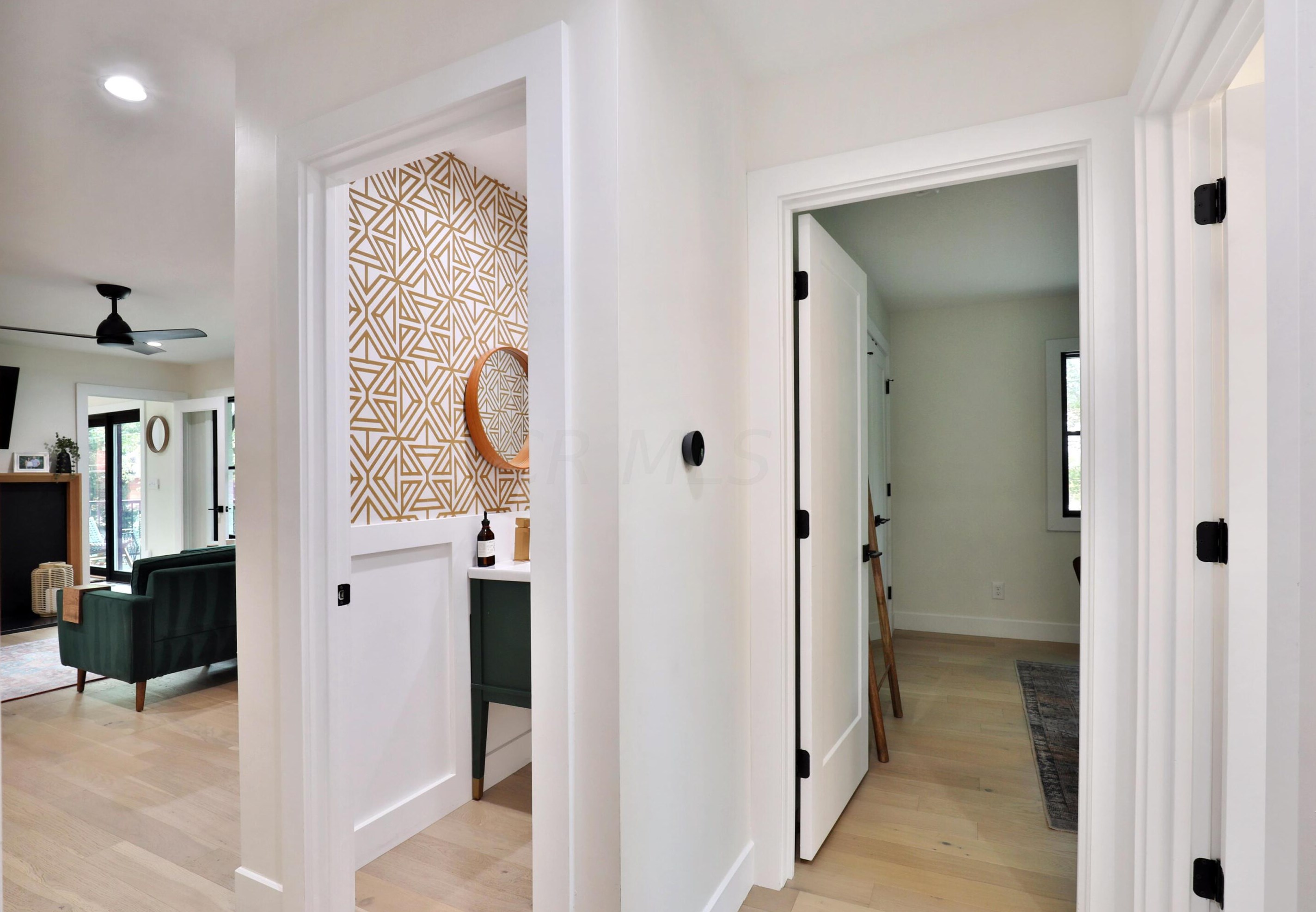 217 Canyon Dr, Columbus OH  43214-3105 exterior