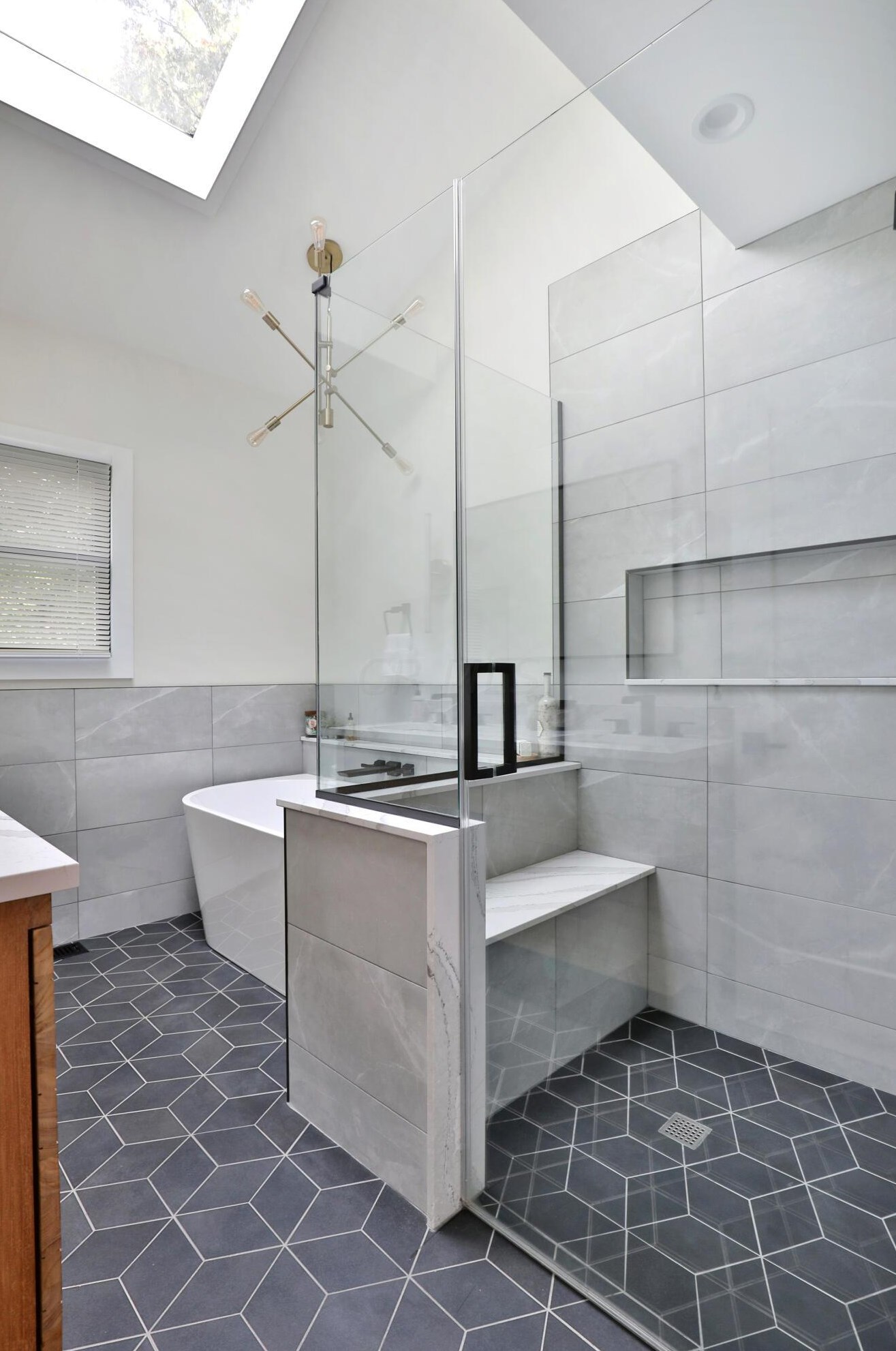 217 Canyon Dr, Columbus OH  43214-3105 exterior