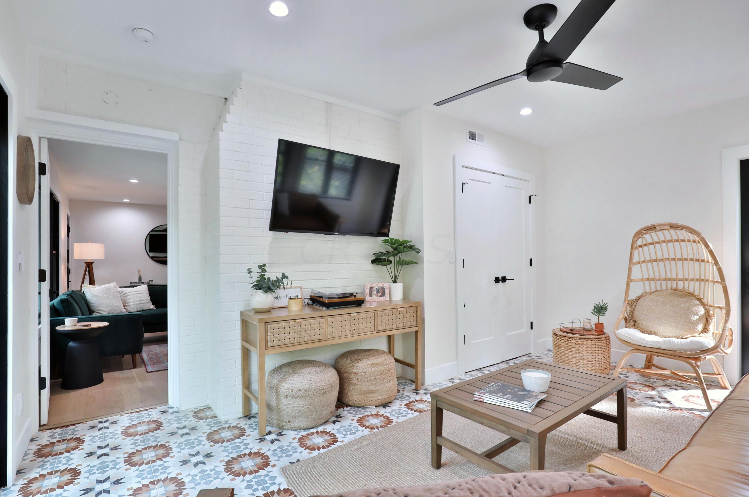 217 Canyon Dr, Columbus OH  43214-3105 exterior