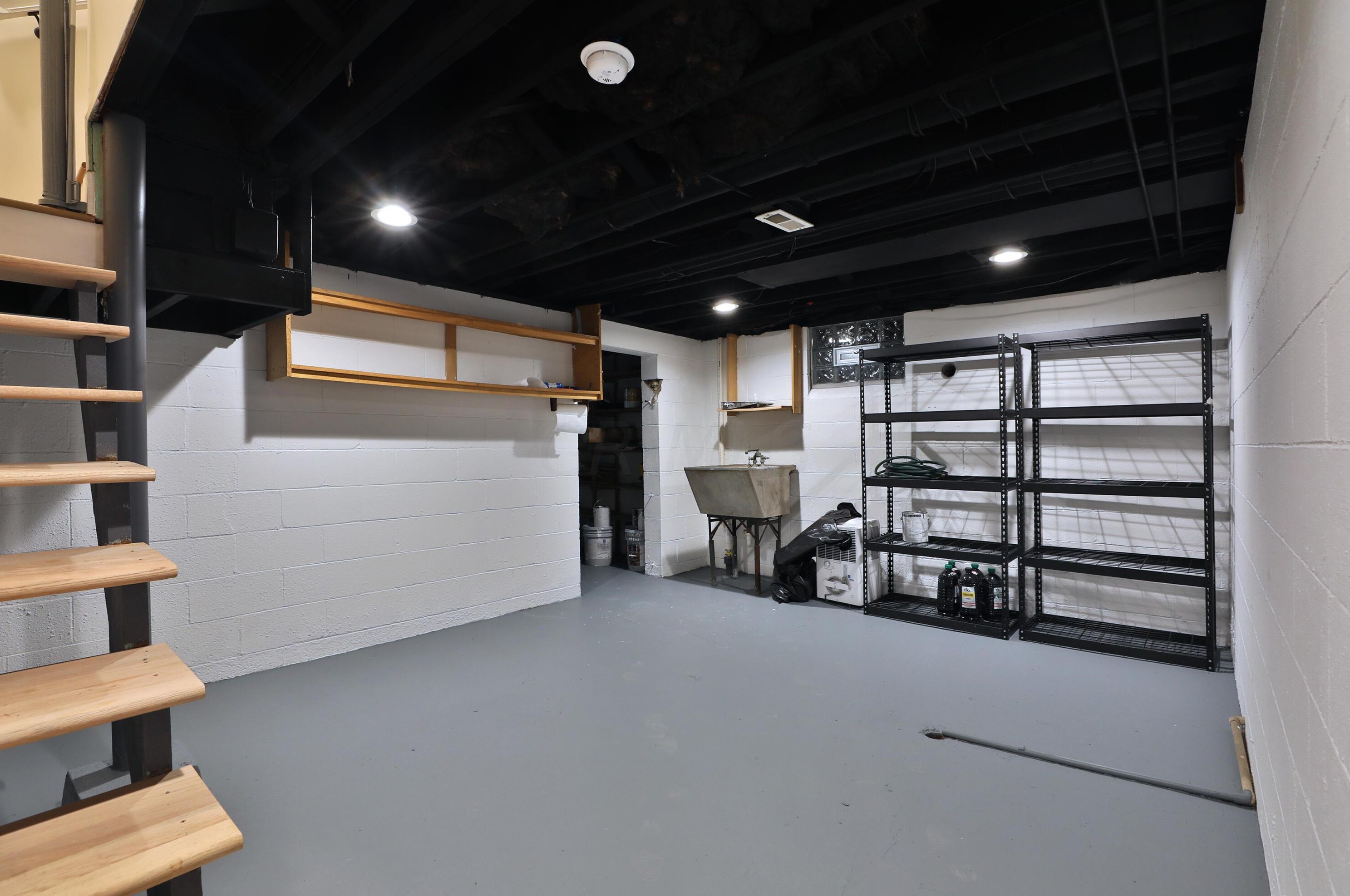 217 Canyon Dr, Columbus OH  43214-3105 exterior