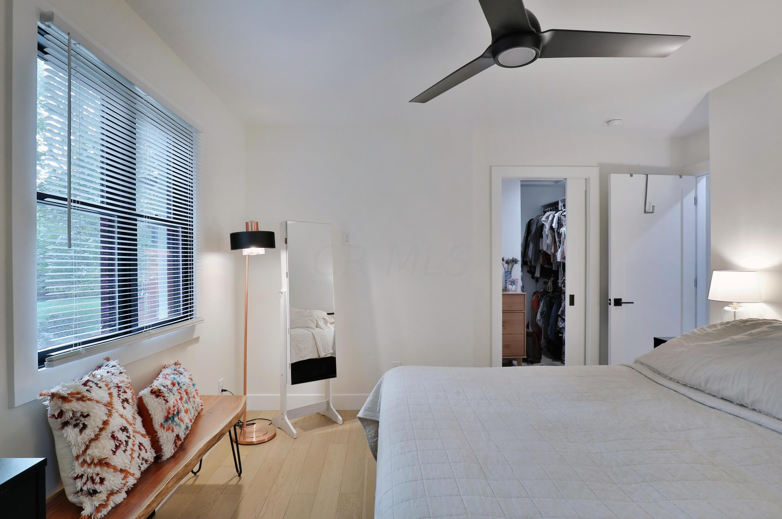 217 Canyon Dr, Columbus OH  43214-3105 exterior