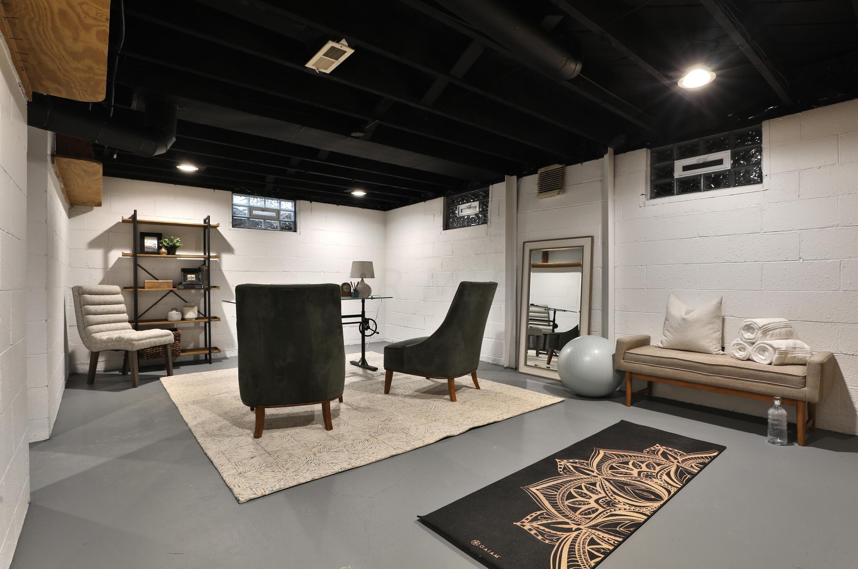 217 Canyon Dr, Columbus OH  43214-3105 exterior