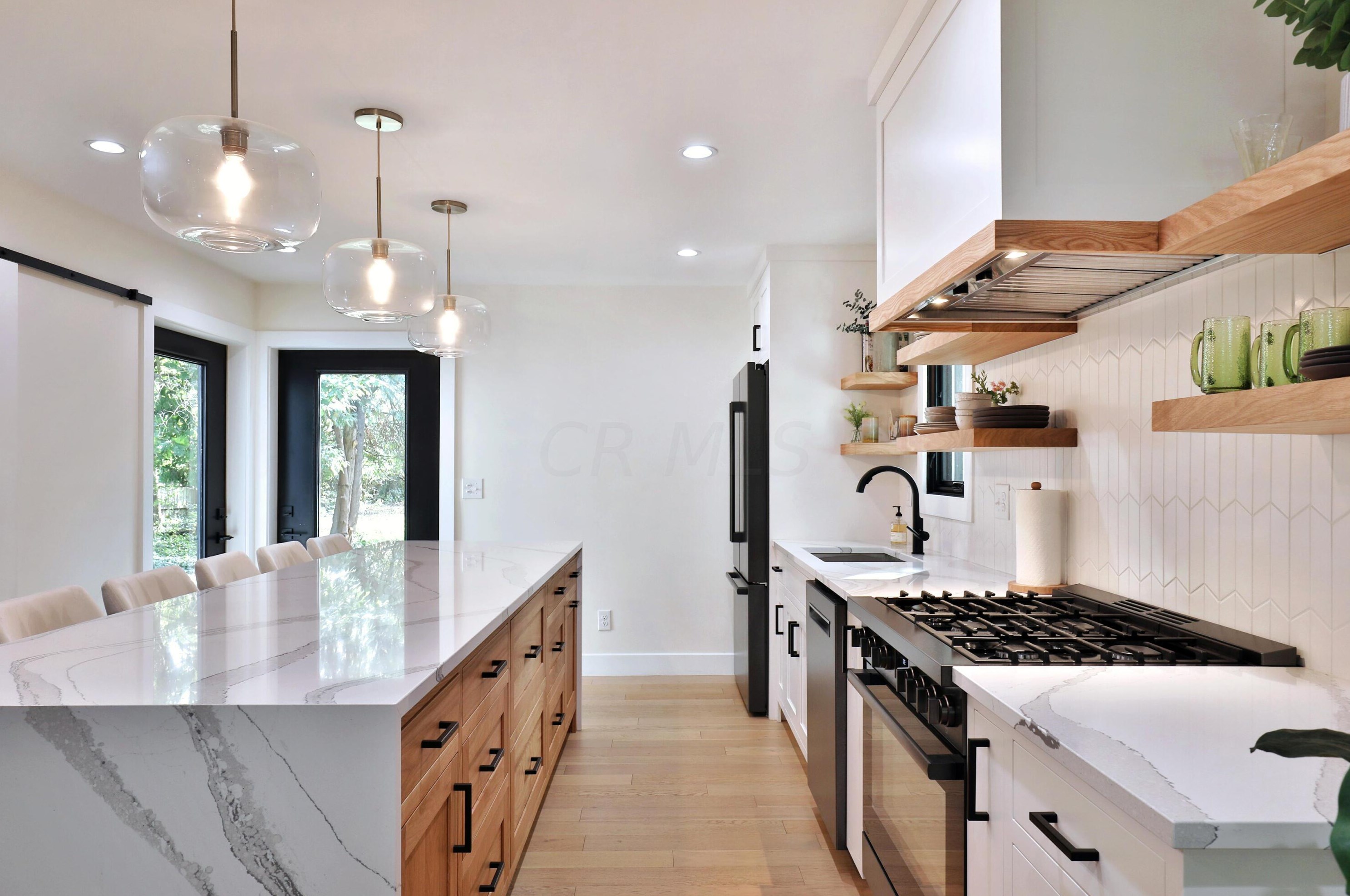 217 Canyon Dr, Columbus OH  43214-3105 exterior