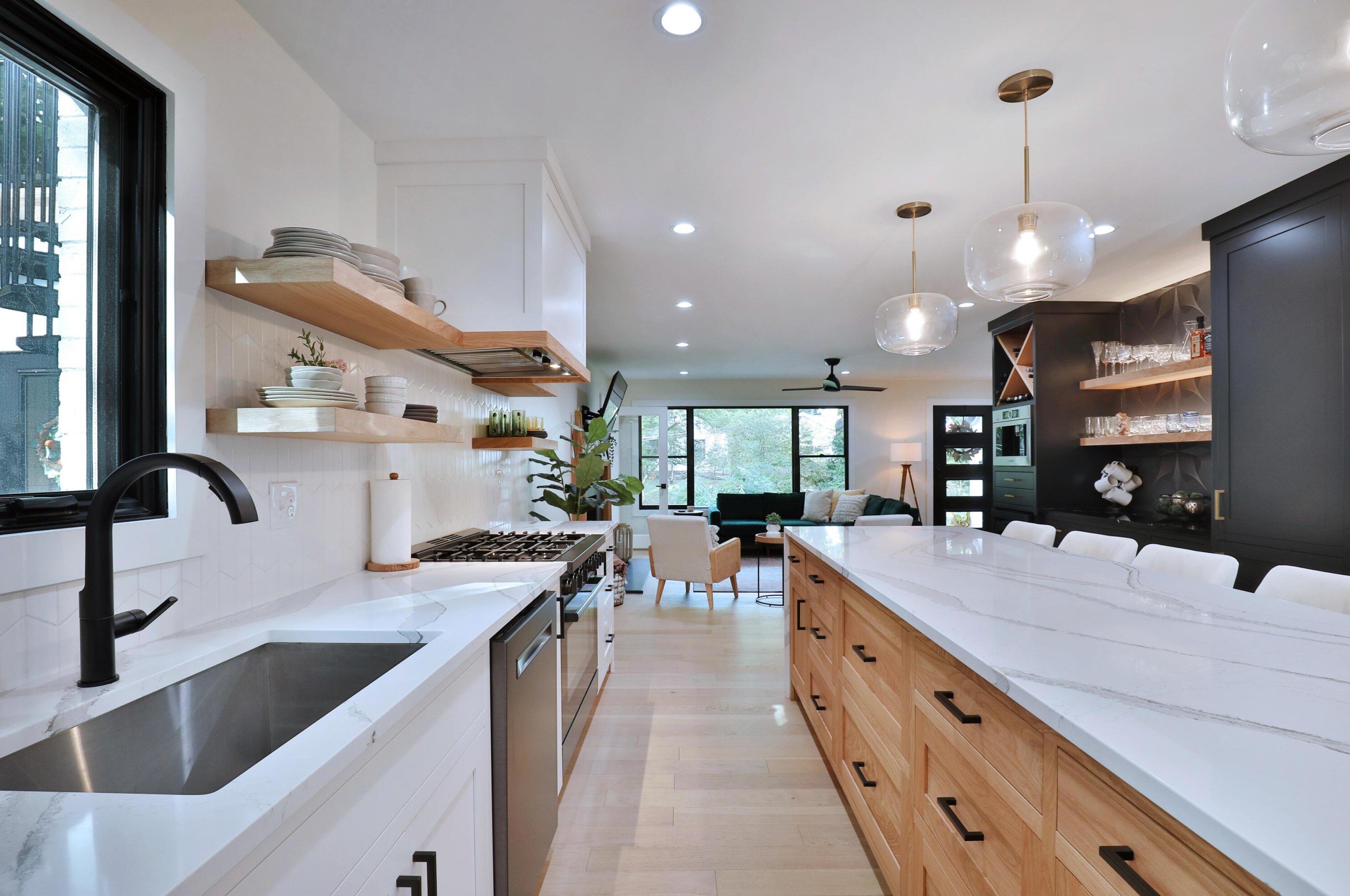 217 Canyon Dr, Columbus OH  43214-3105 exterior