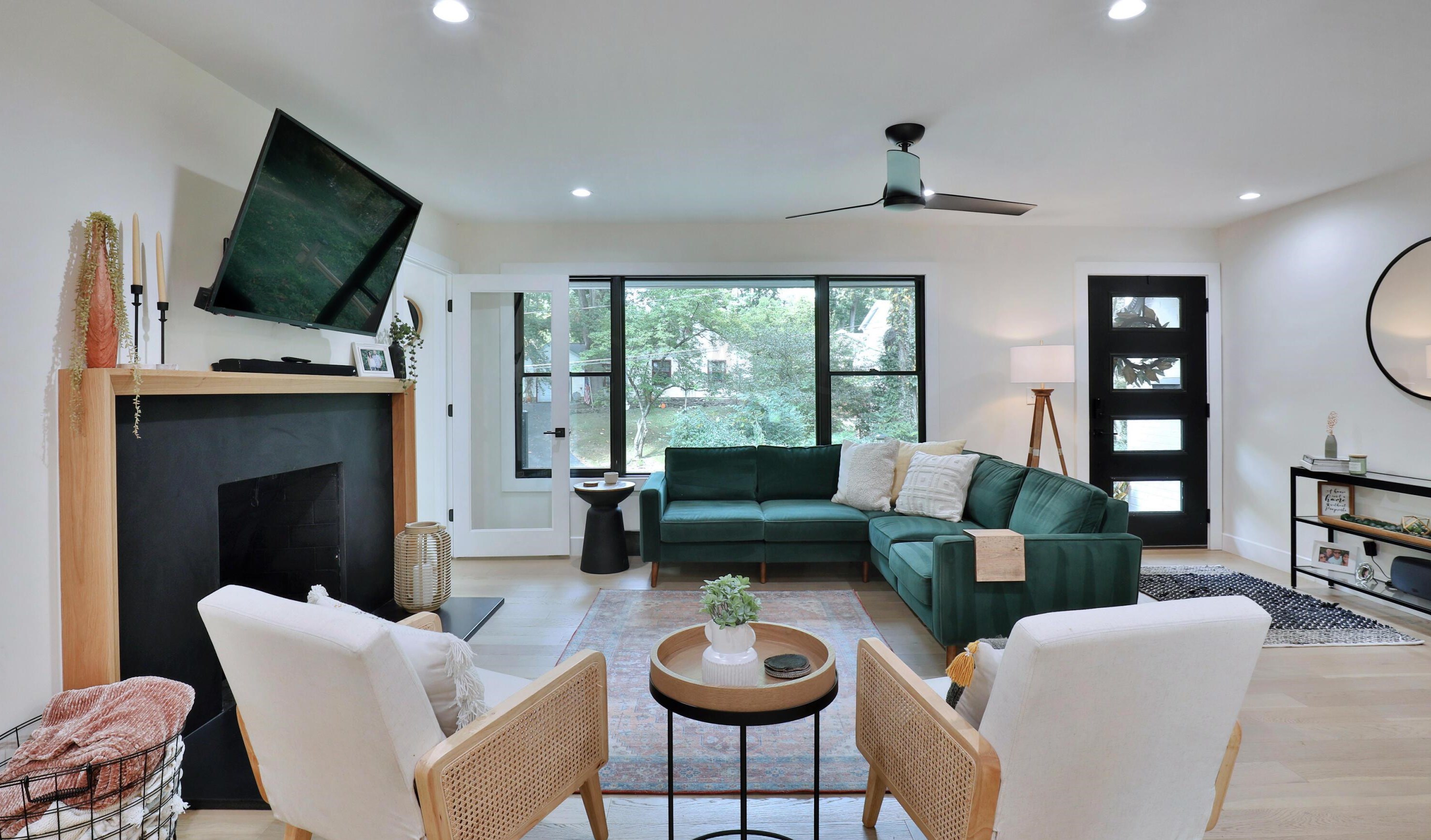 217 Canyon Dr, Columbus OH  43214-3105 exterior