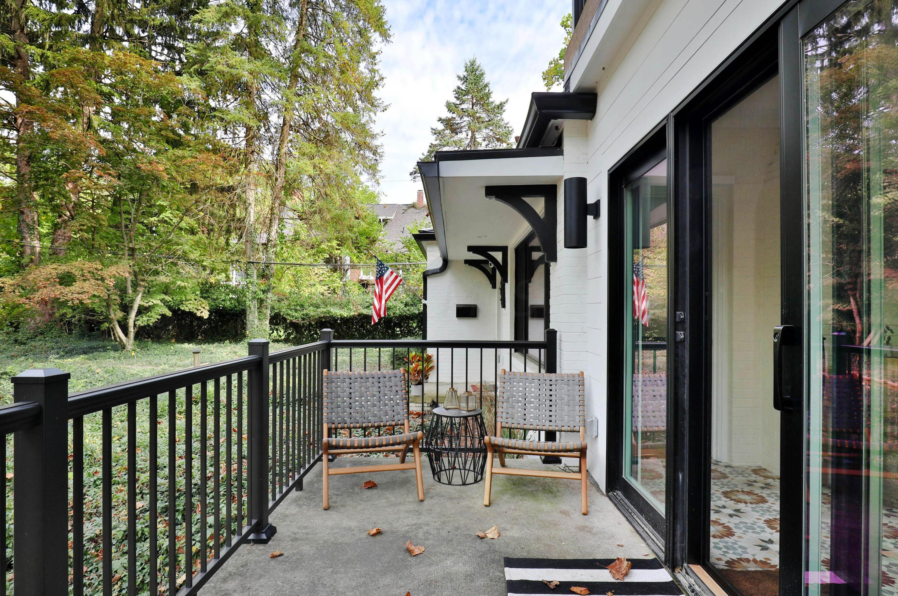 217 Canyon Dr, Columbus OH  43214-3105 exterior