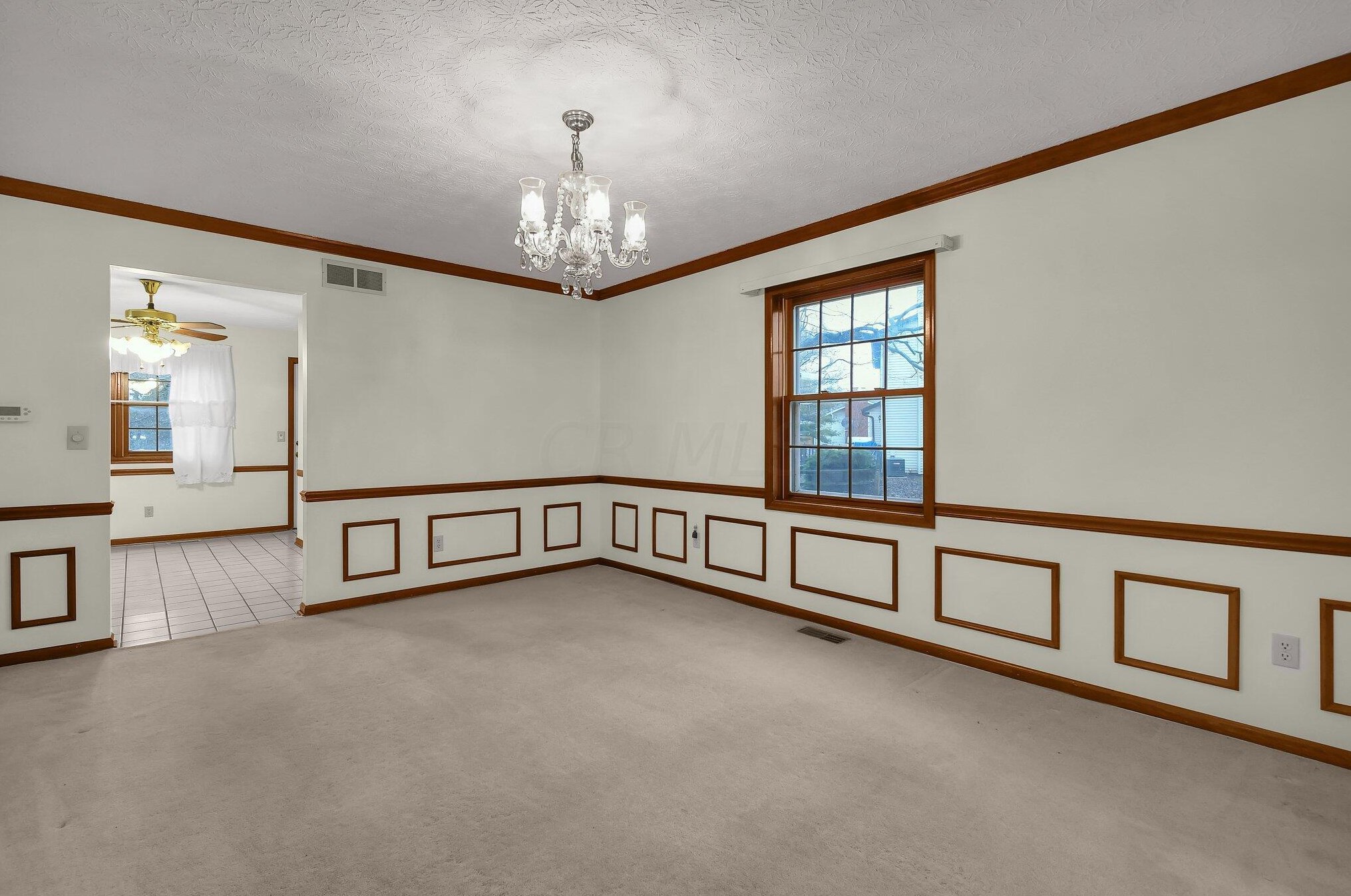 1261 Youngland Dr, Columbus OH 43228-9599 exterior