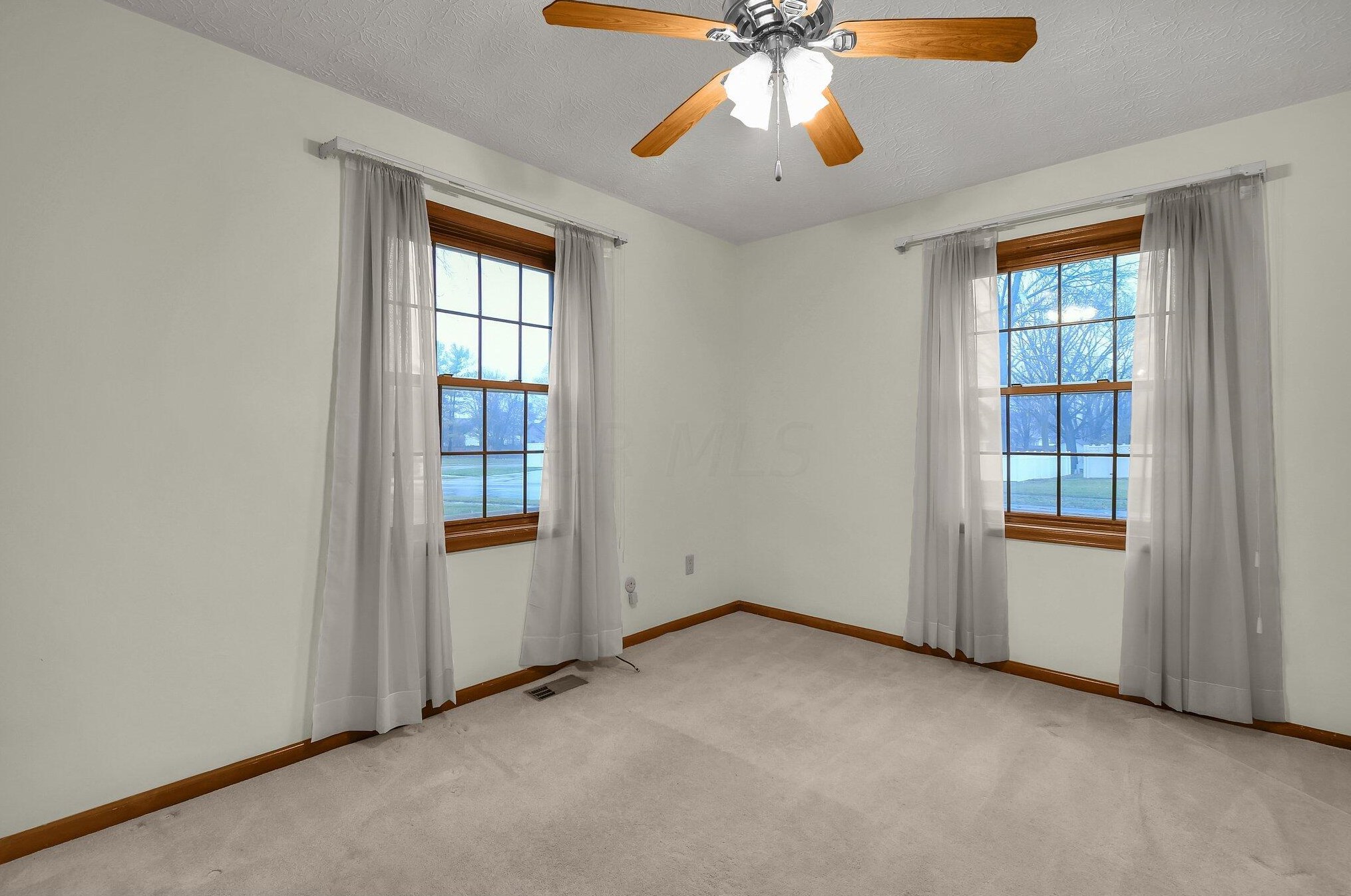 1261 Youngland Dr, Columbus OH 43228-9599 exterior