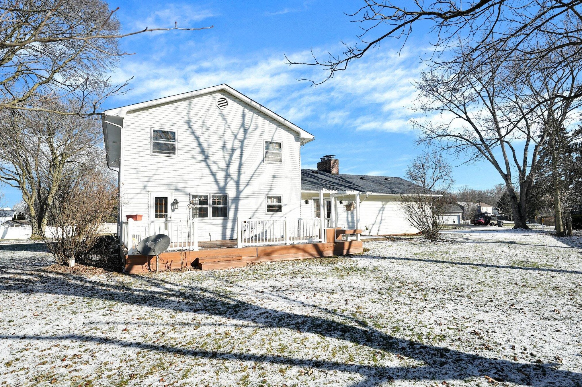 1261 Youngland Dr, Columbus OH 43228-9599 exterior